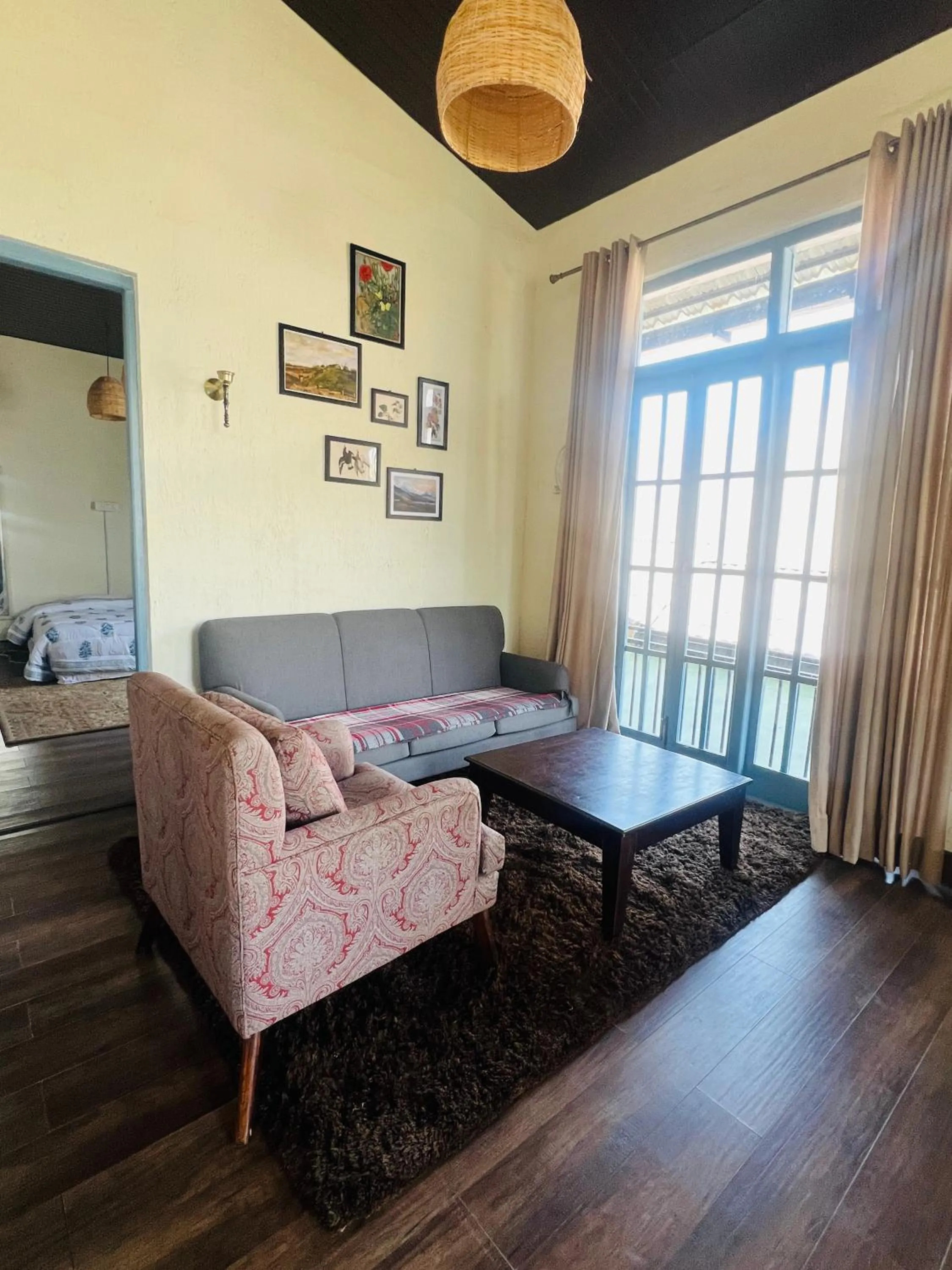 Living room in Faraway Cottages, Auli