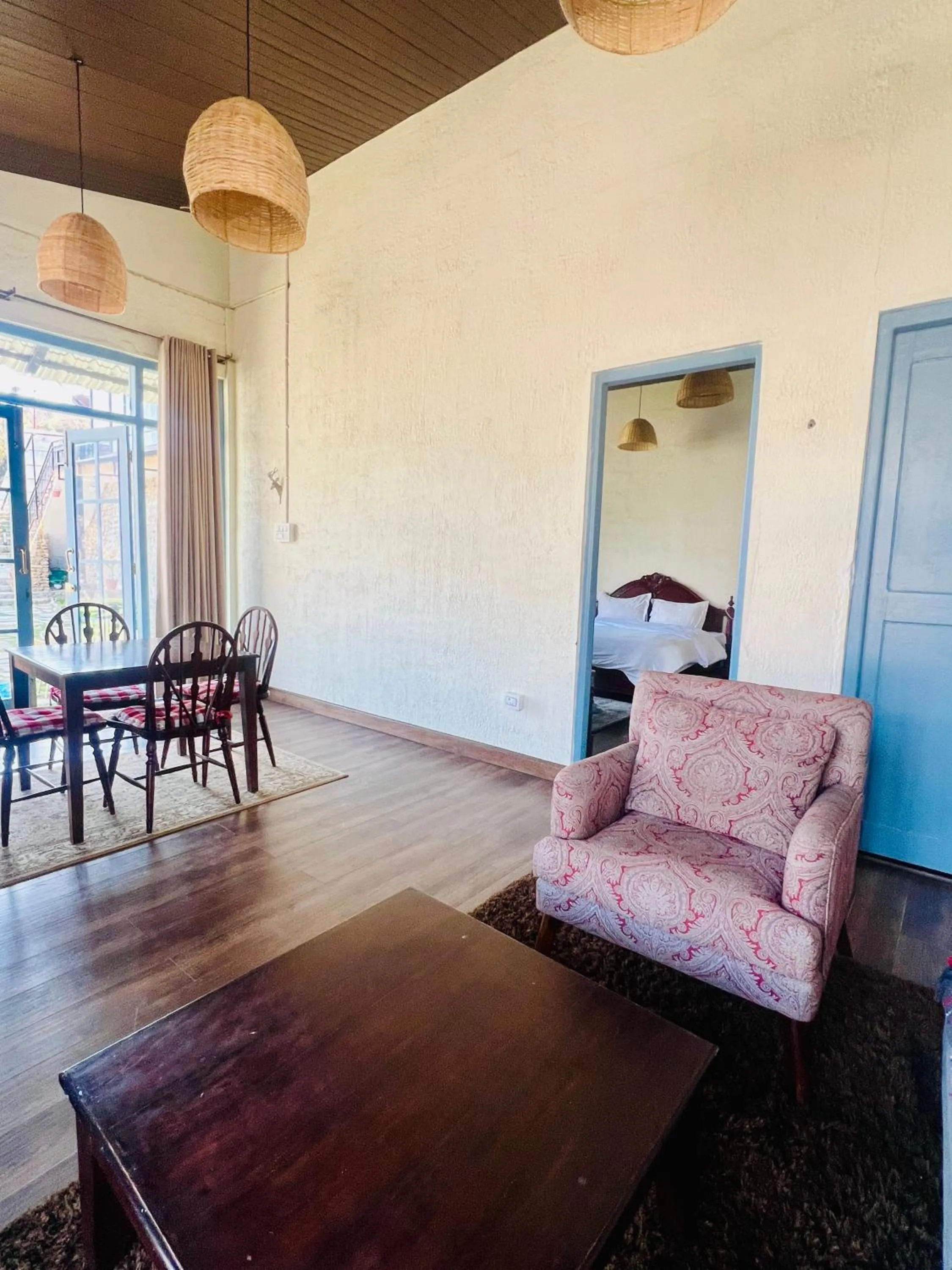 Living room in Faraway Cottages, Auli