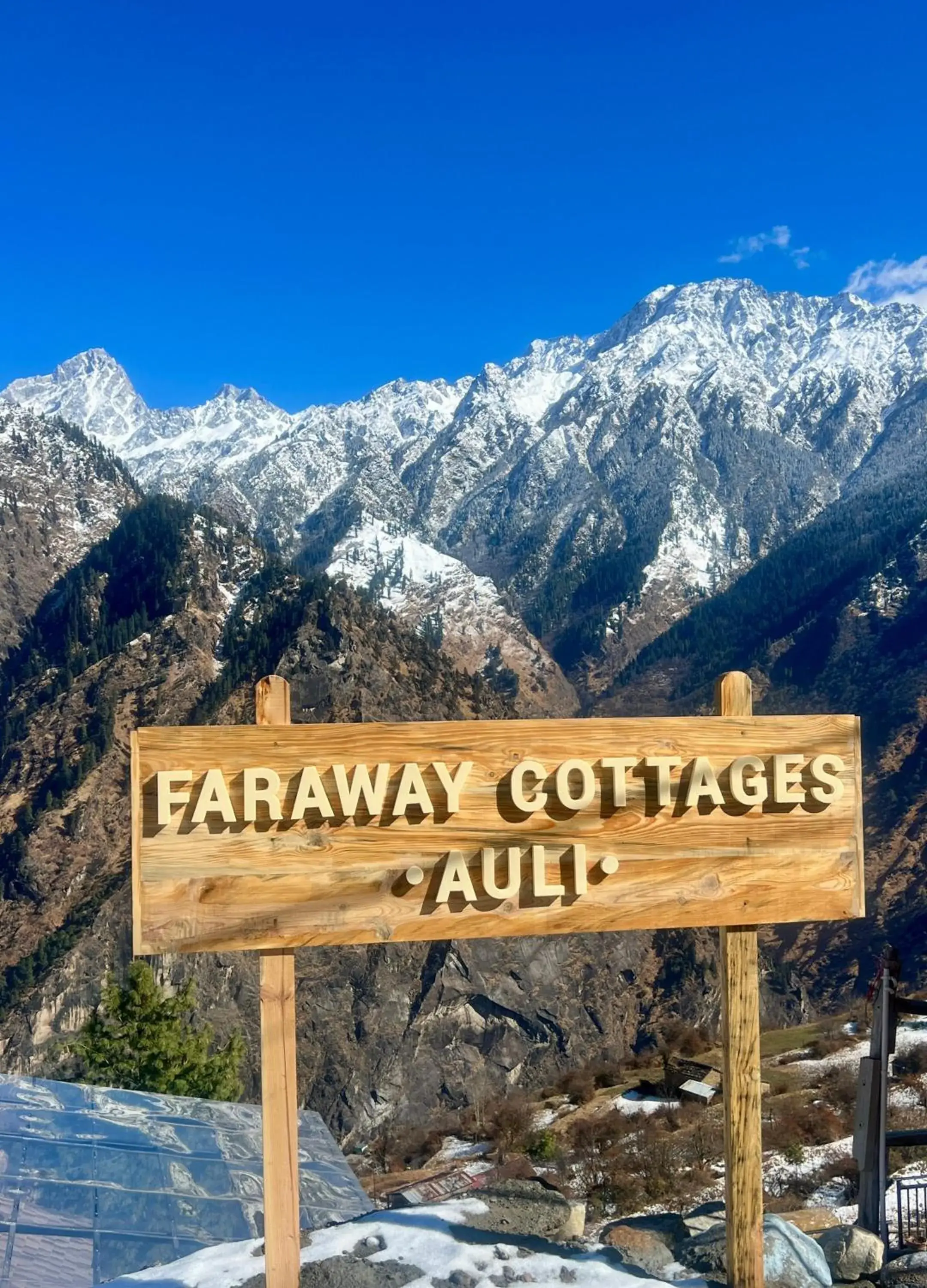 Street view in Faraway Cottages, Auli Street view in Faraway Cottages, Auli