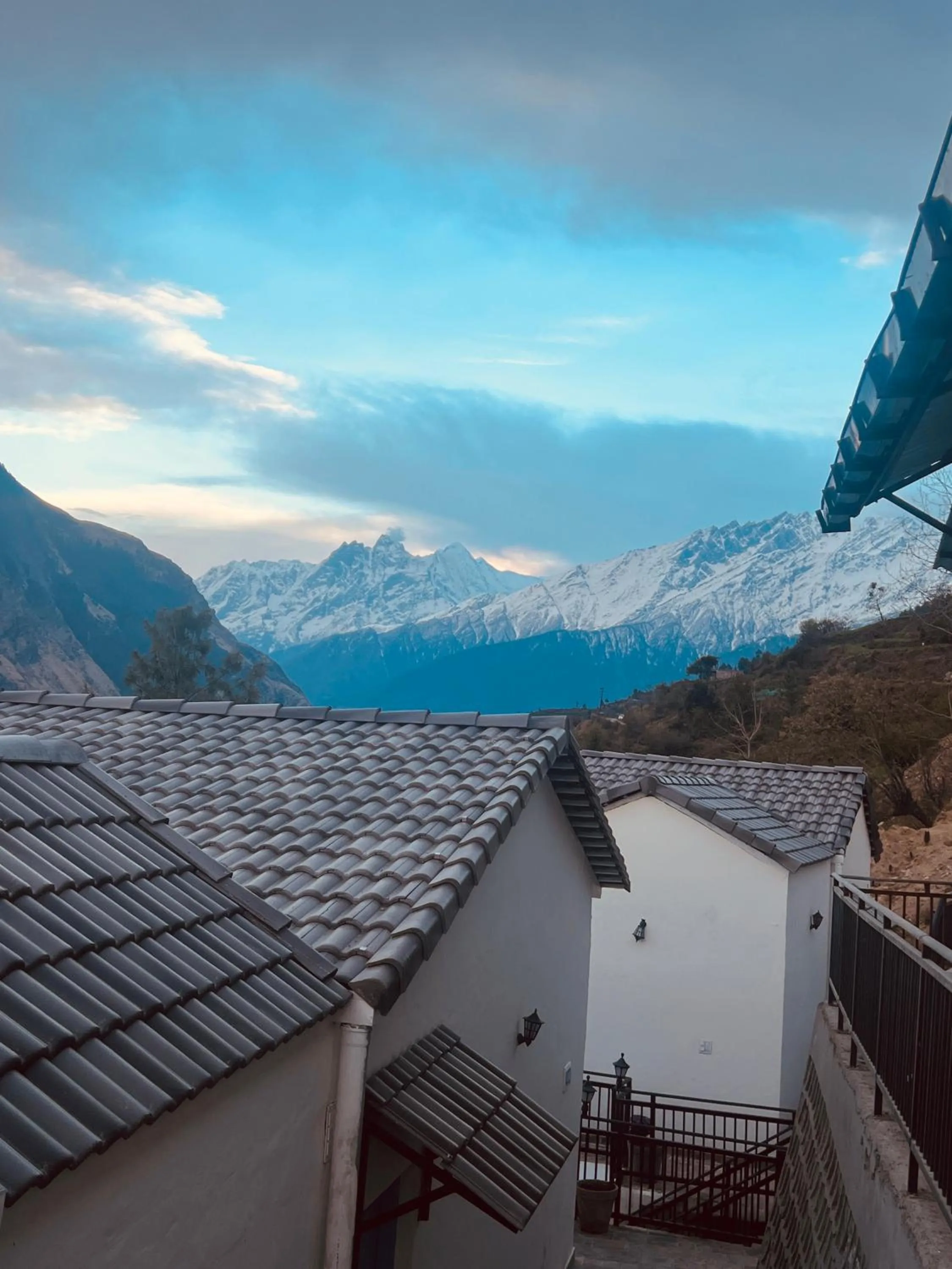 Faraway Cottages, Auli
