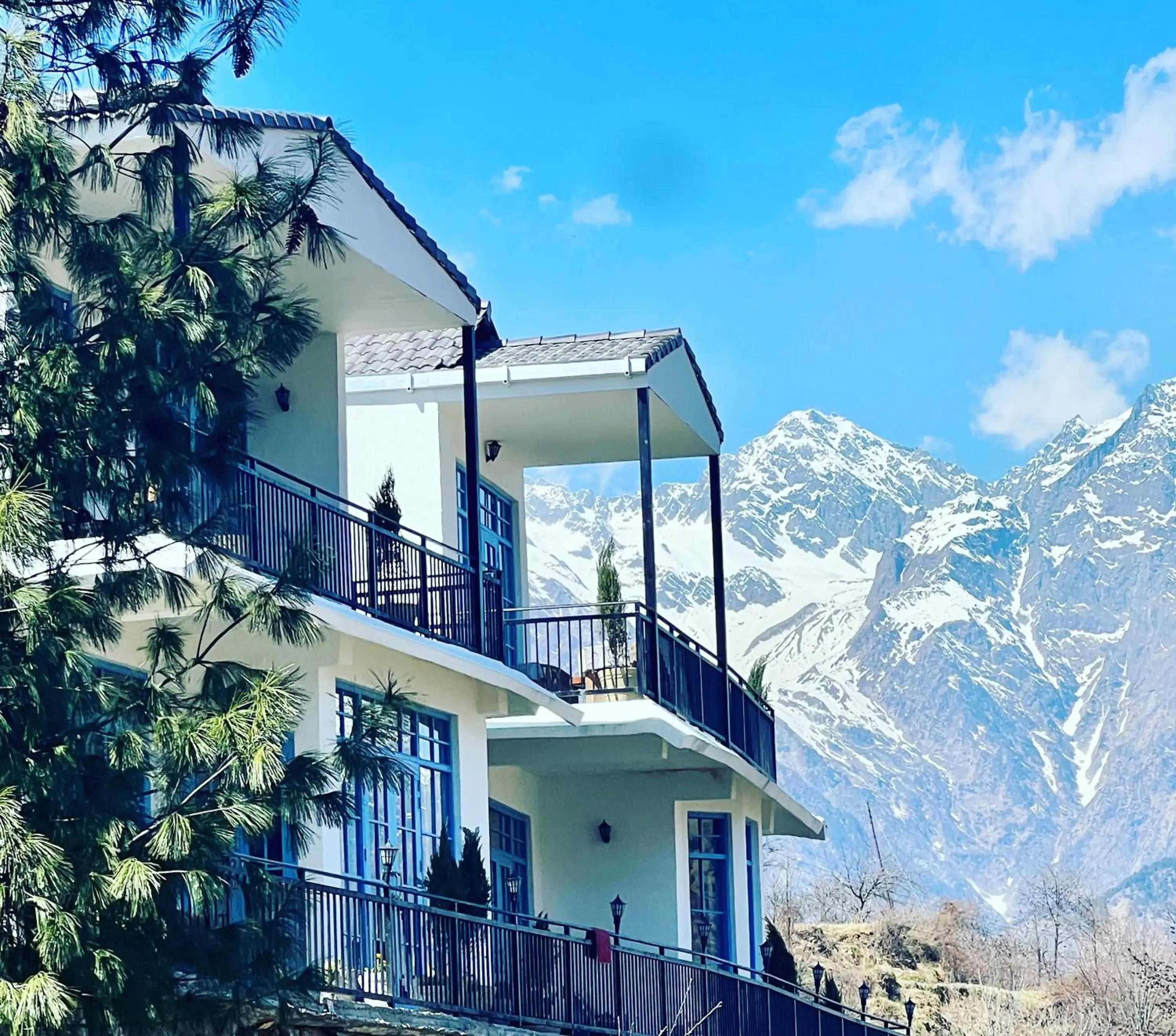 Property building in Faraway Cottages, Auli Property building in Faraway Cottages, Auli