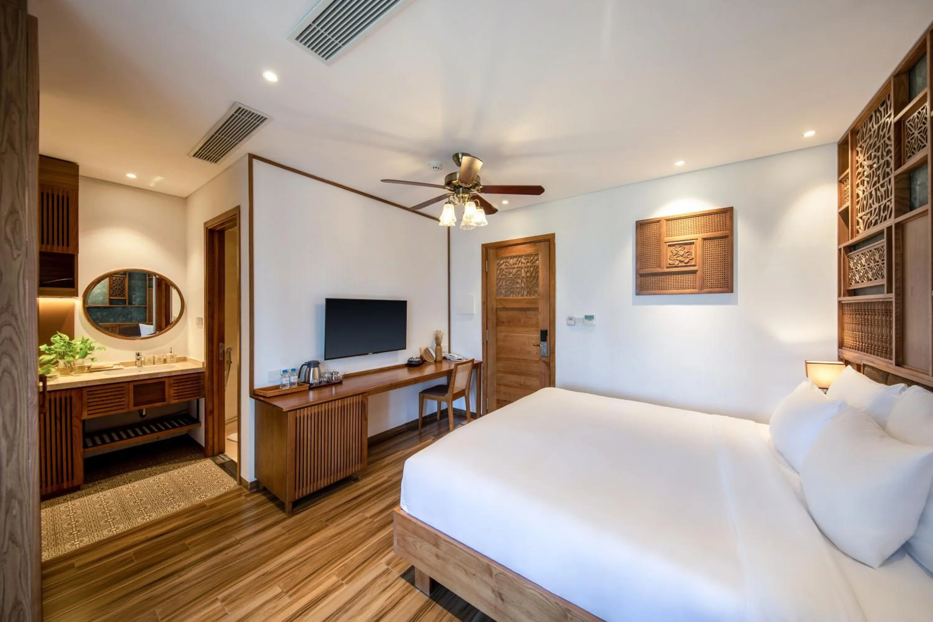 Photo of the whole room, Bed in Bonny Boutique Hotel Da Nang