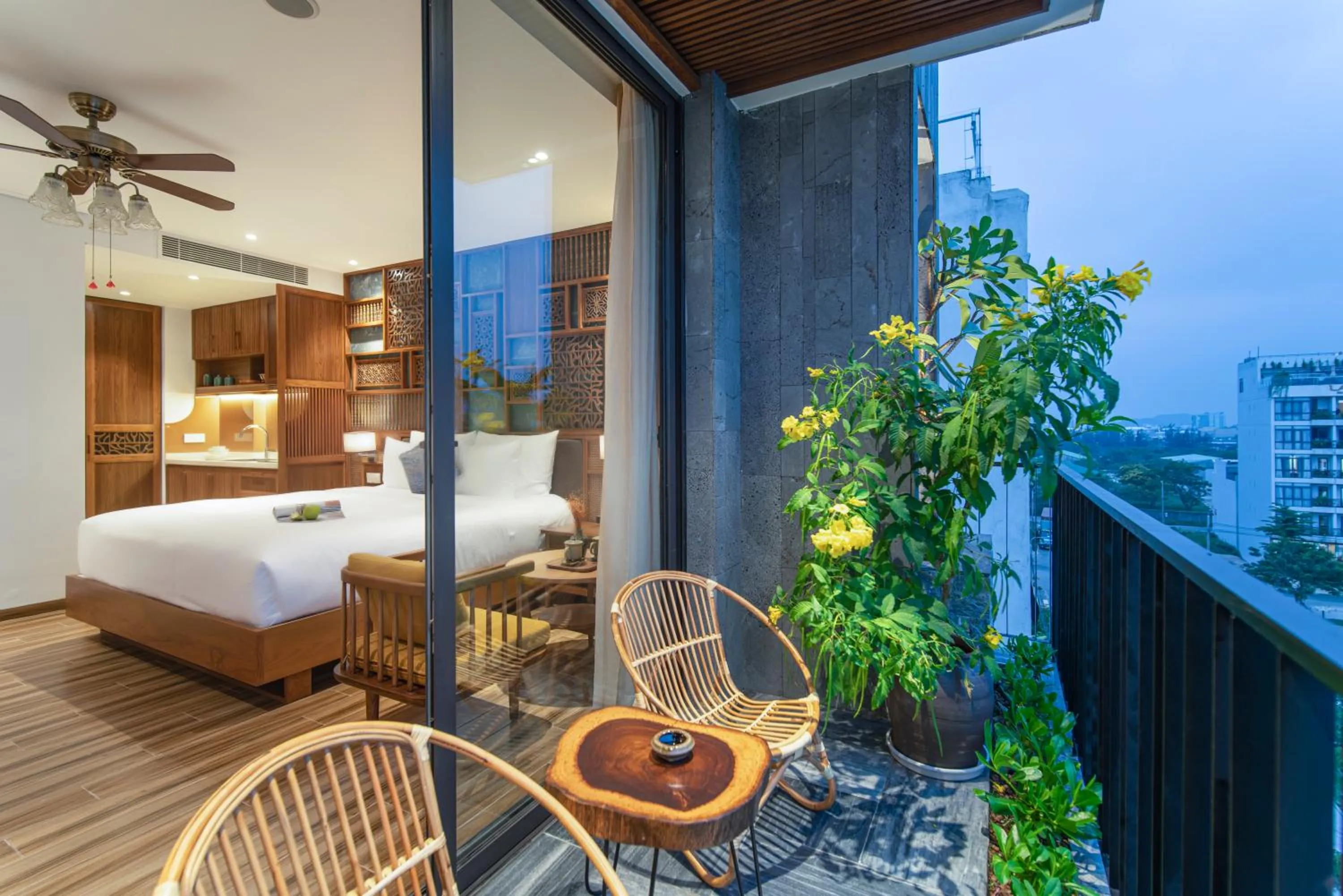 Night, Bed in Bonny Boutique Hotel Da Nang