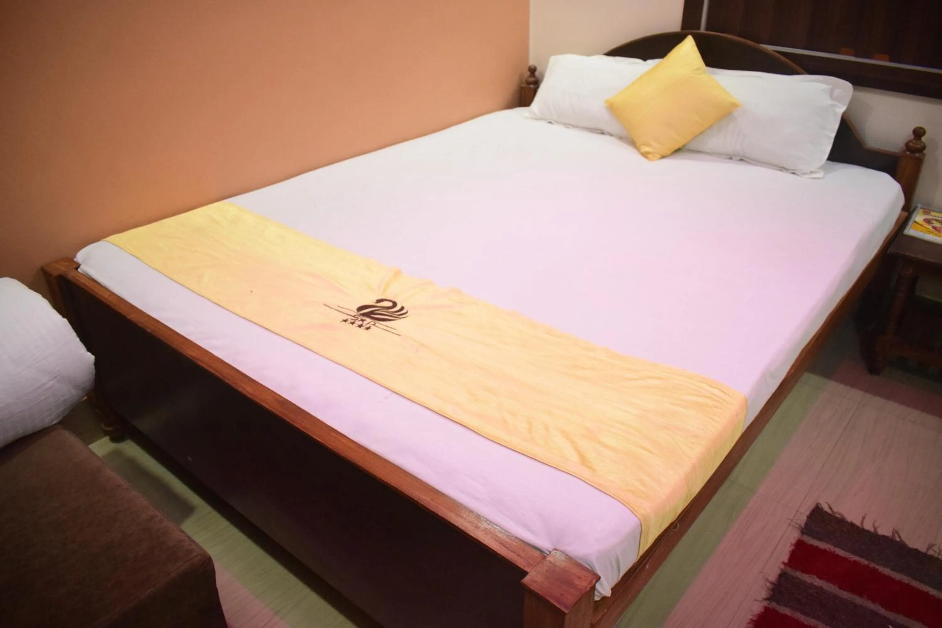 Bed in Hotel Shakuntla Palace