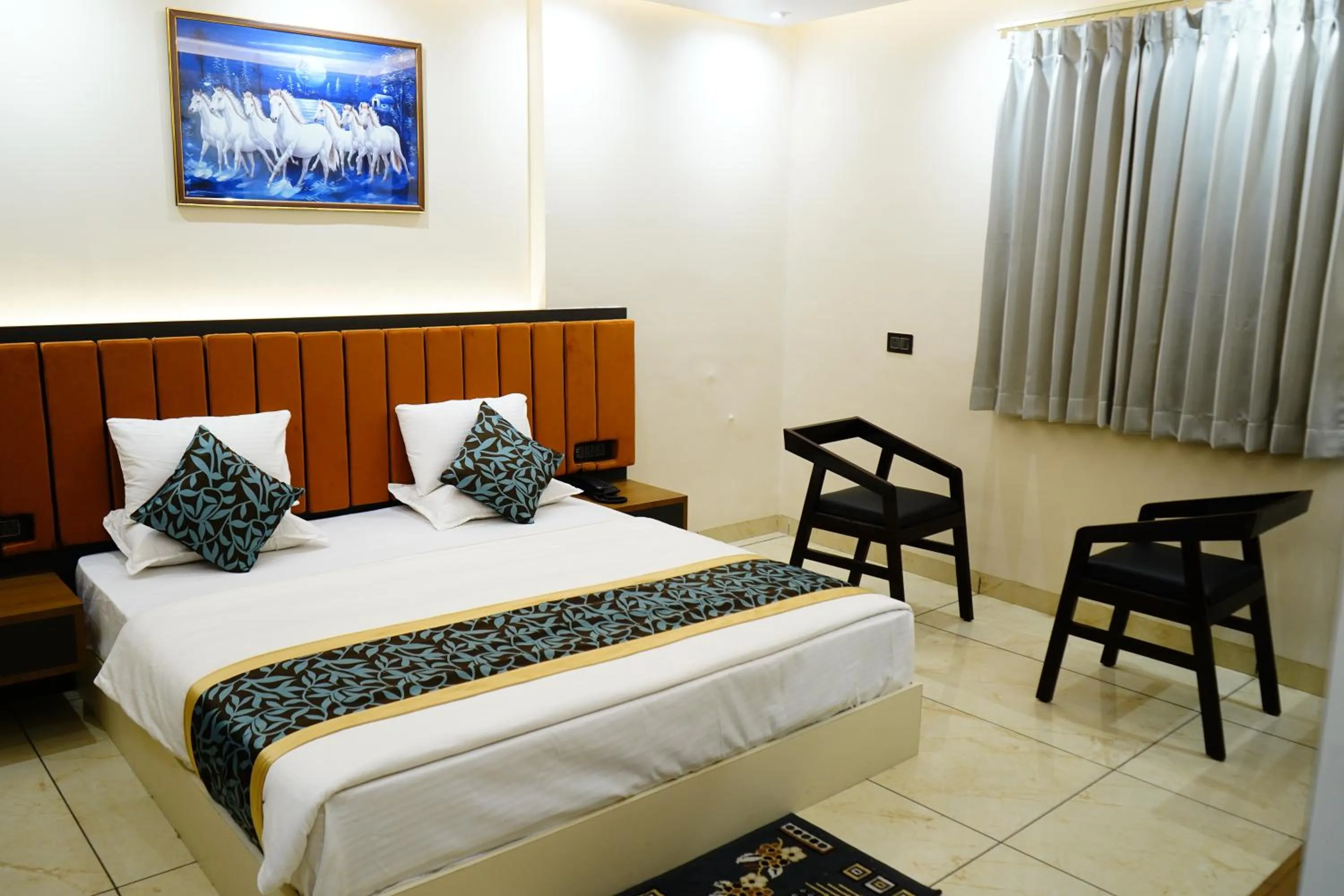 Bed in Hotel Shakuntla Palace