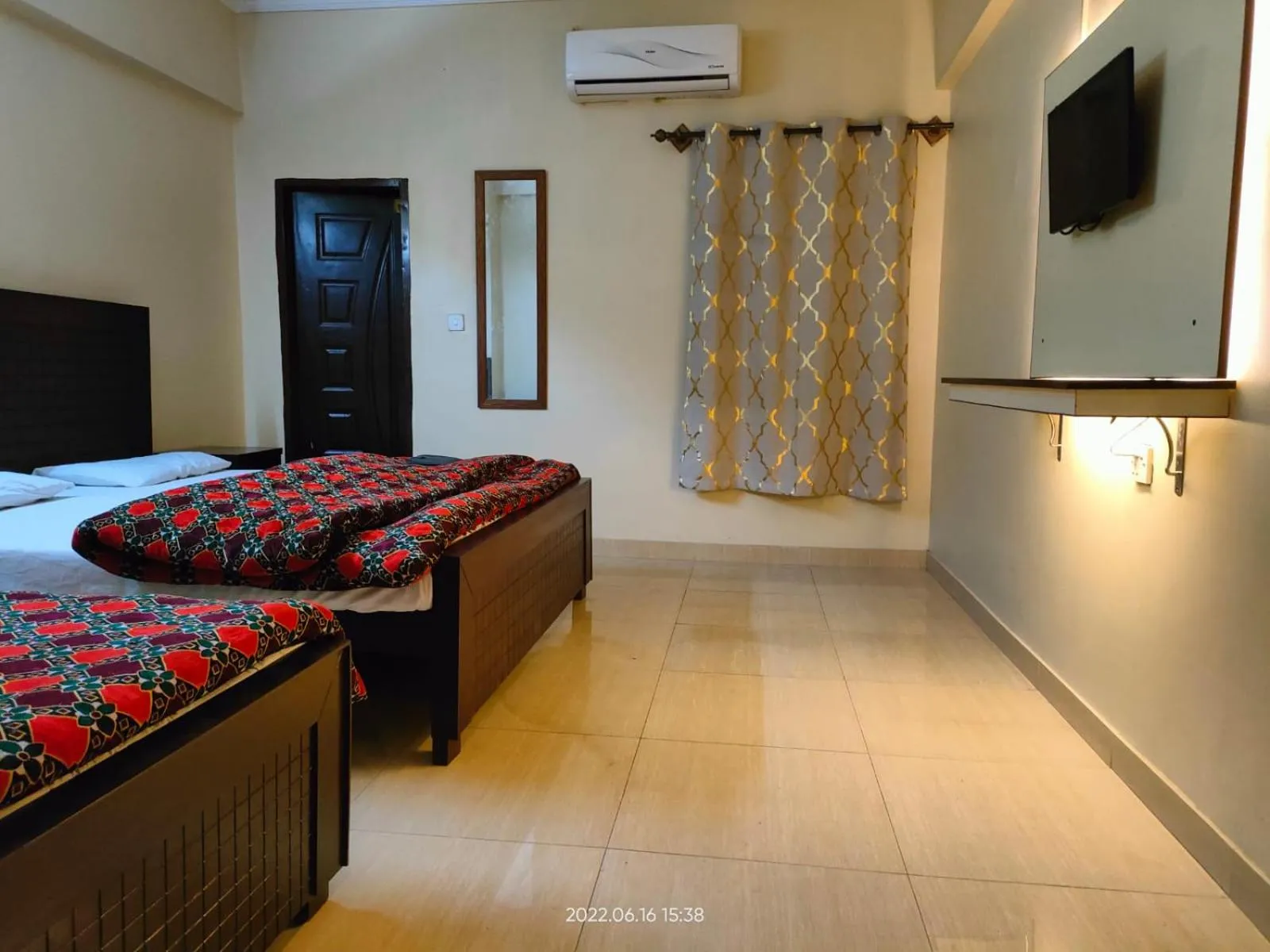 Bed in Al Sakhawat Hotel