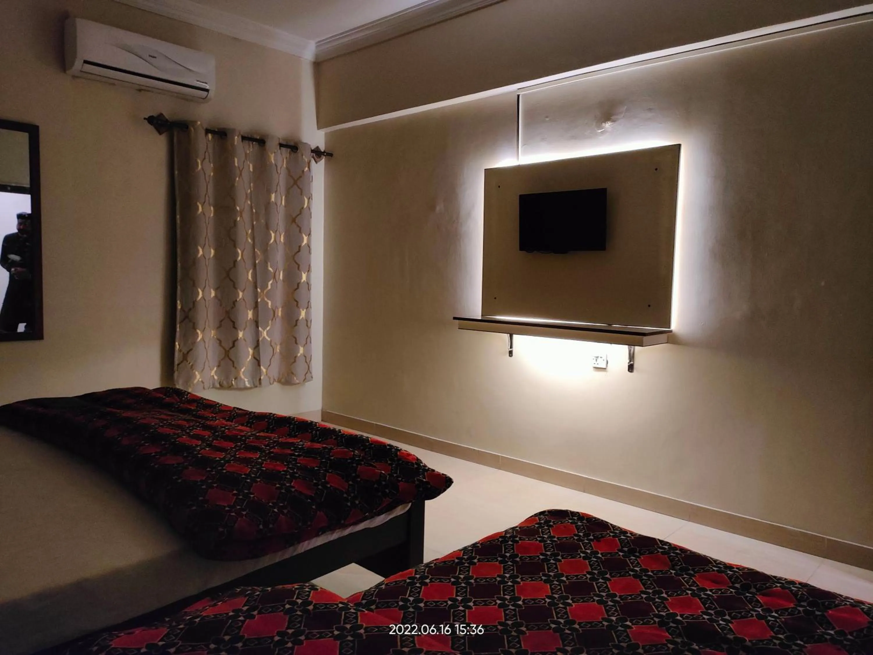 Bed in Al Sakhawat Hotel