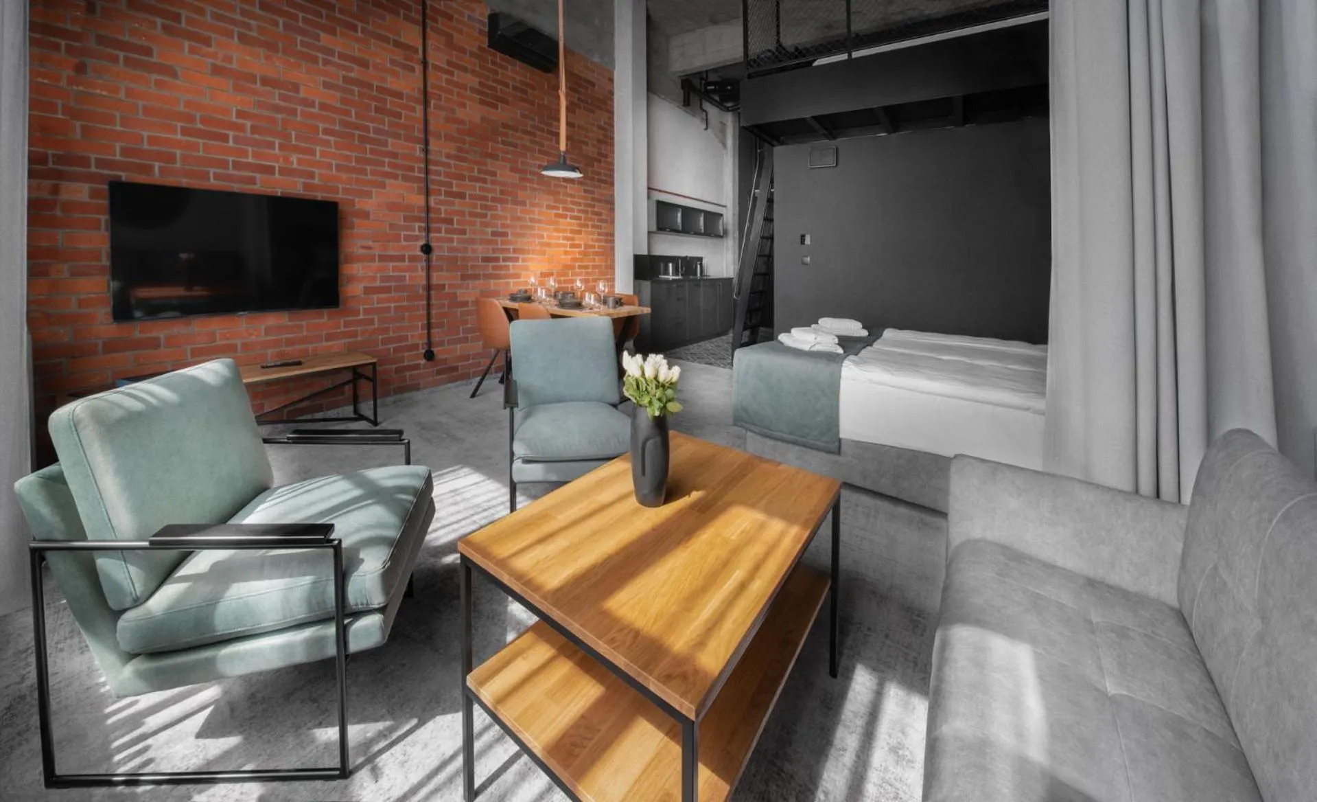 Communal lounge/ TV room in MONTOWNIA Lofts & Experience