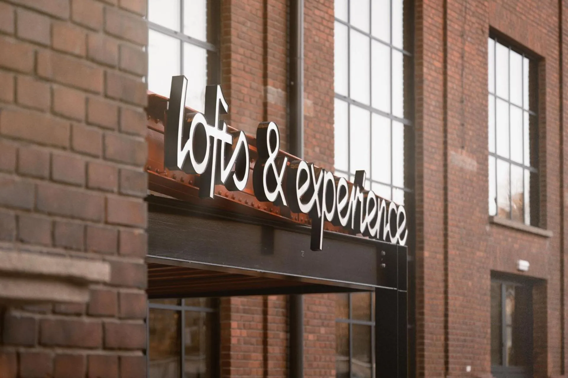 Property building in MONTOWNIA Lofts & Experience