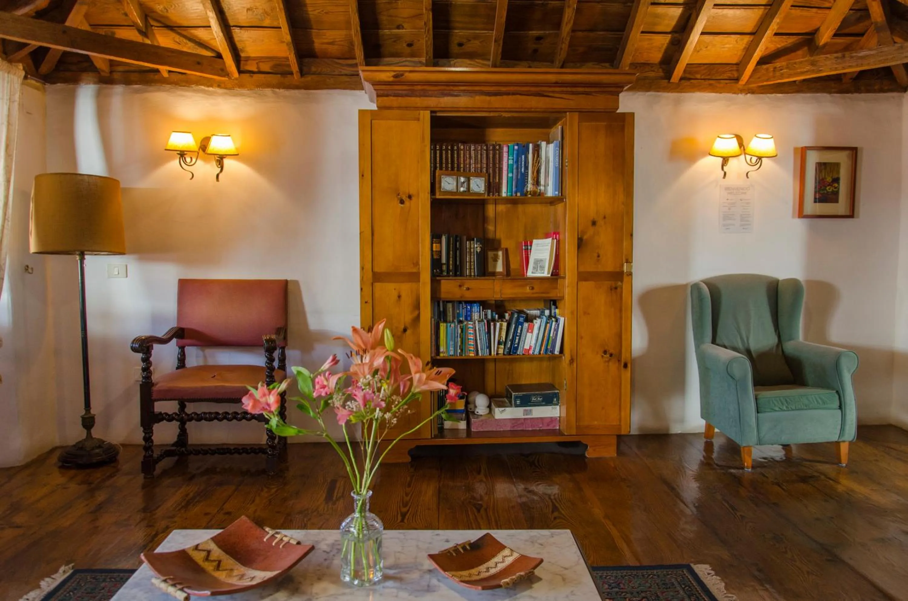 Library in Hotel rural casona Santo Domingo