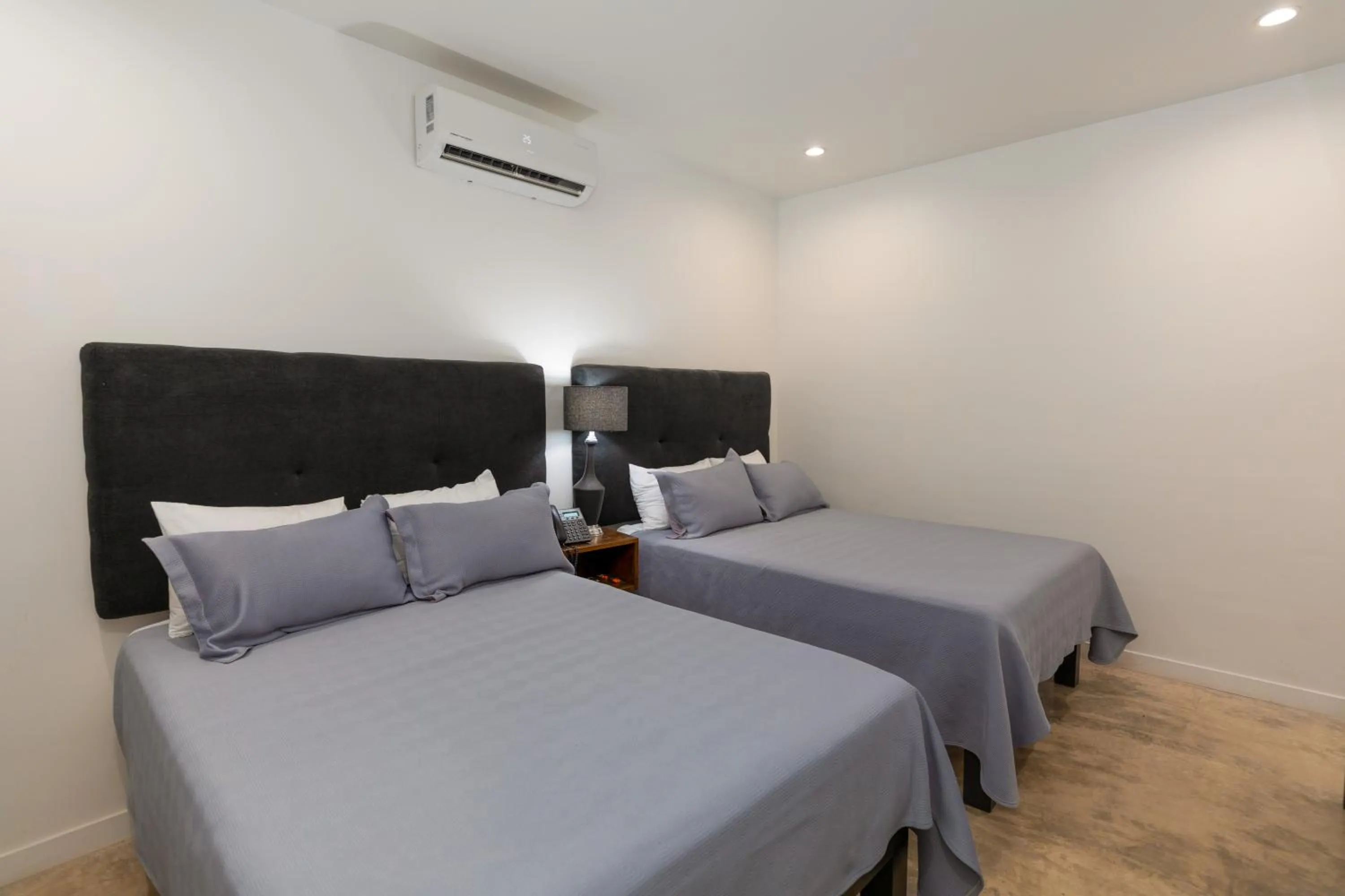 Bed in Hotel Manadia