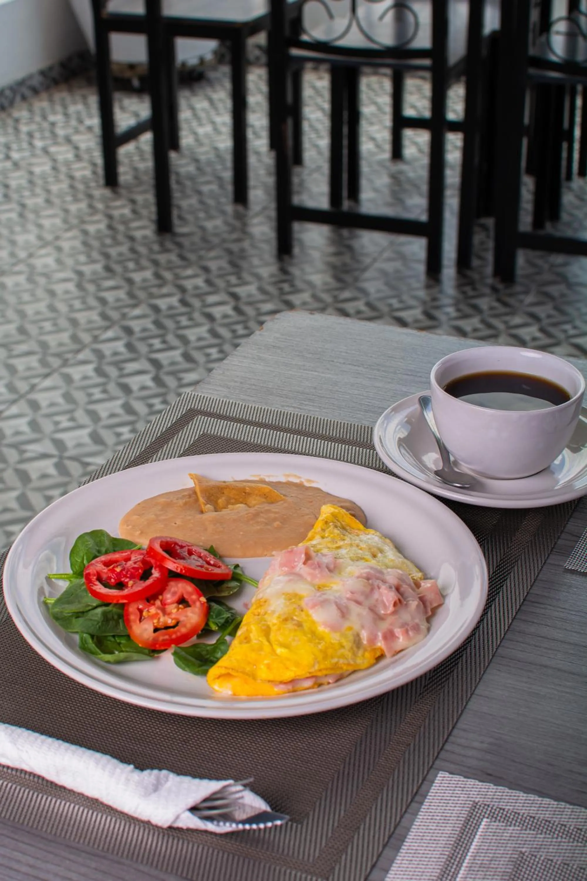 Restaurant/places to eat in Hotel Manadia