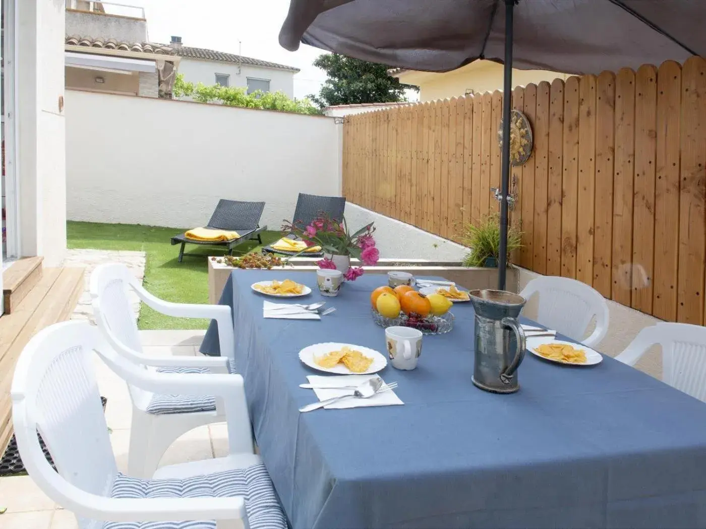 Gerkens, bonita casa de tres dormitorios con piscina comunitaria en Escala Gerkens, bonita casa de tres dormitorios con piscina comunitaria en Escala