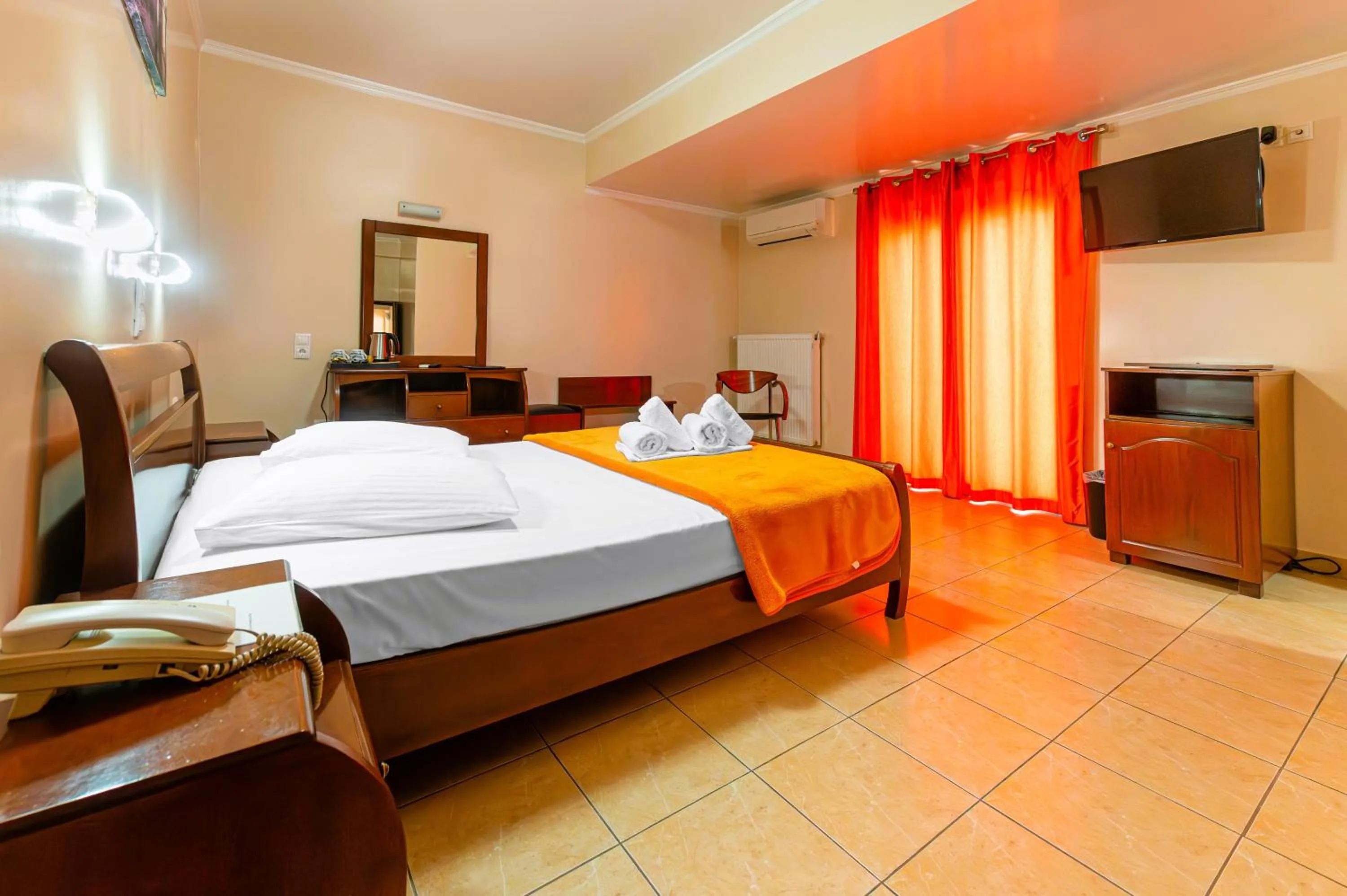 Bedroom, Bed in Faros I