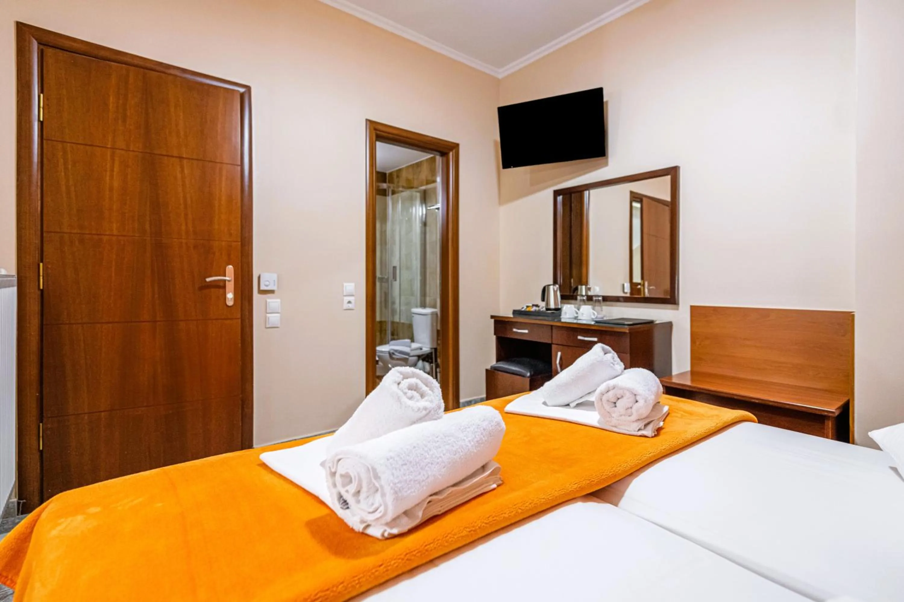 Bedroom, Bed in Faros I