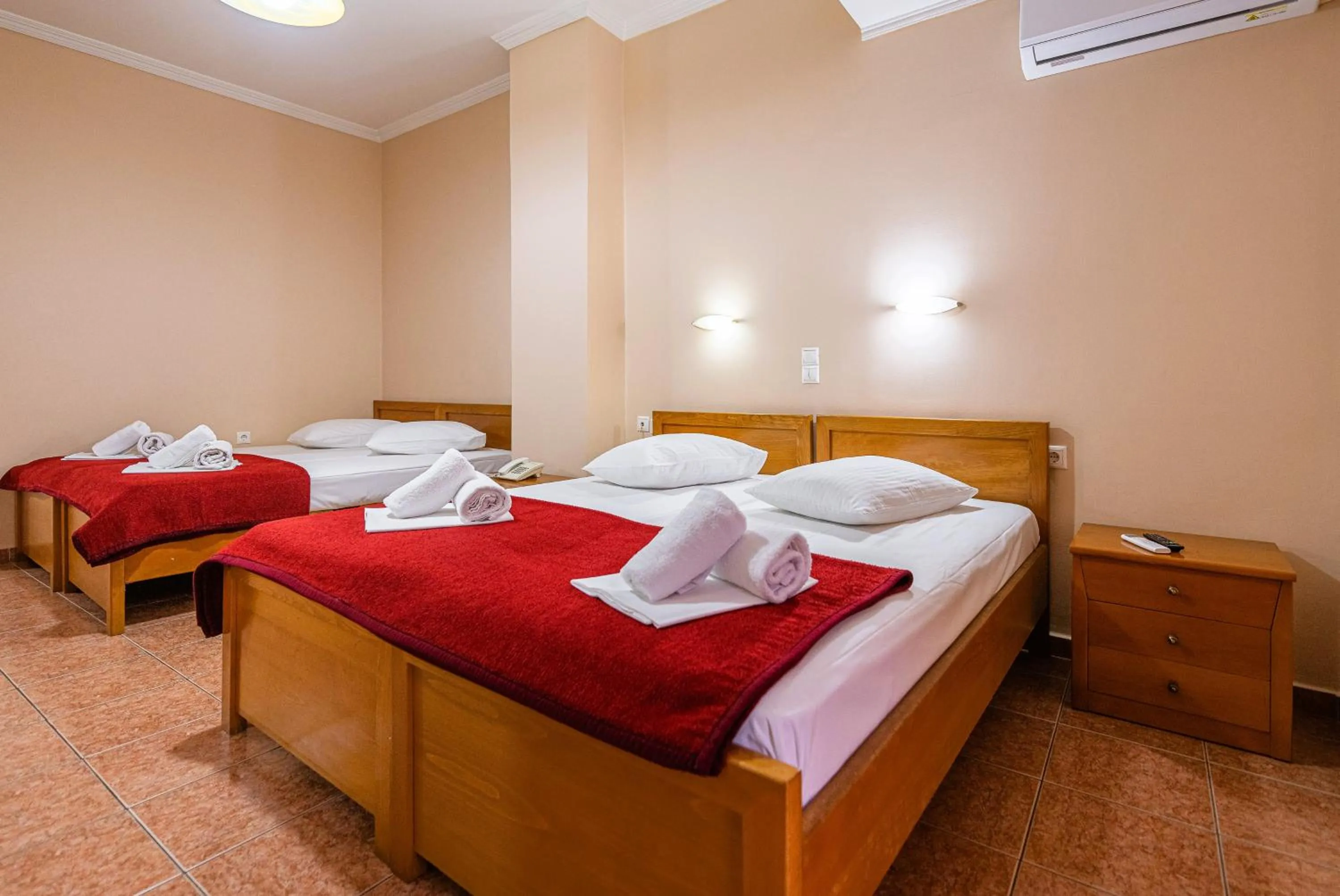 Bedroom, Bed in Faros II