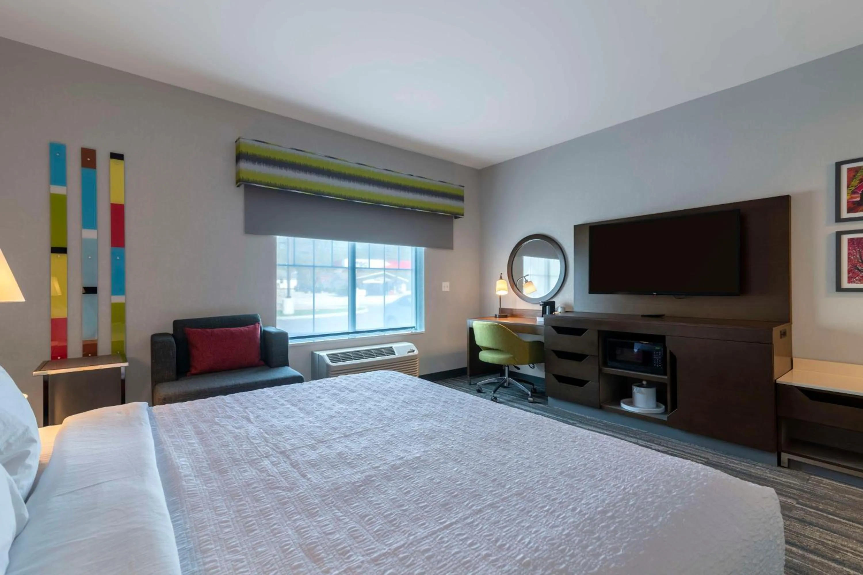 Bedroom, Bed in Hampton Inn Lincoln White Mountains