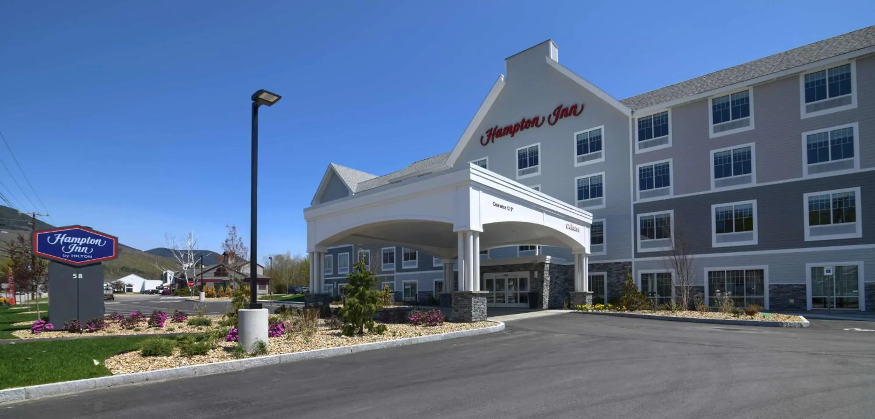 Property building in Hampton Inn Lincoln White Mountains Property building in Hampton Inn Lincoln White Mountains