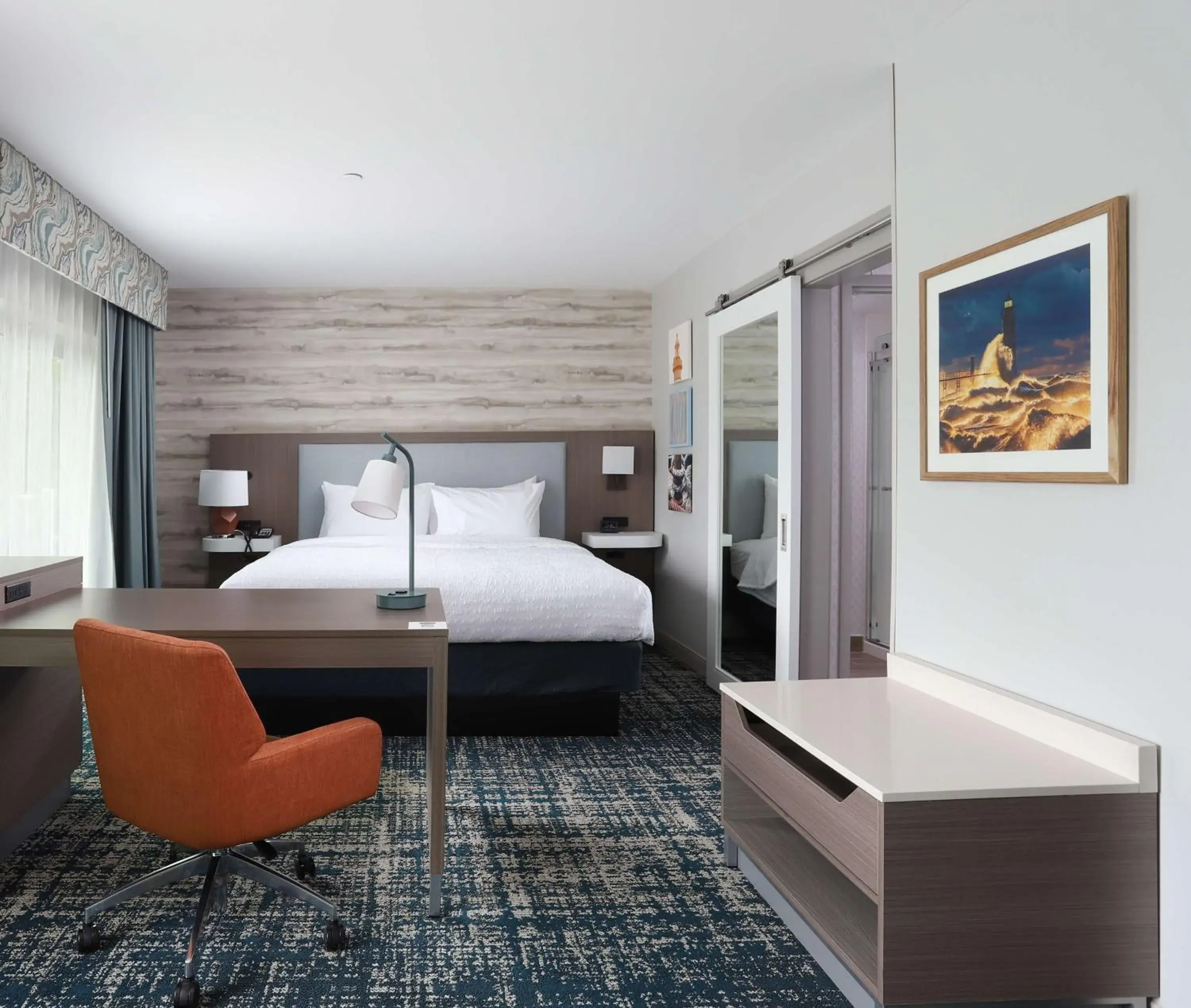 Bedroom, Bed in Hampton Inn & Suites Manistee, Mi Bedroom, Bed in Hampton Inn & Suites Manistee, Mi