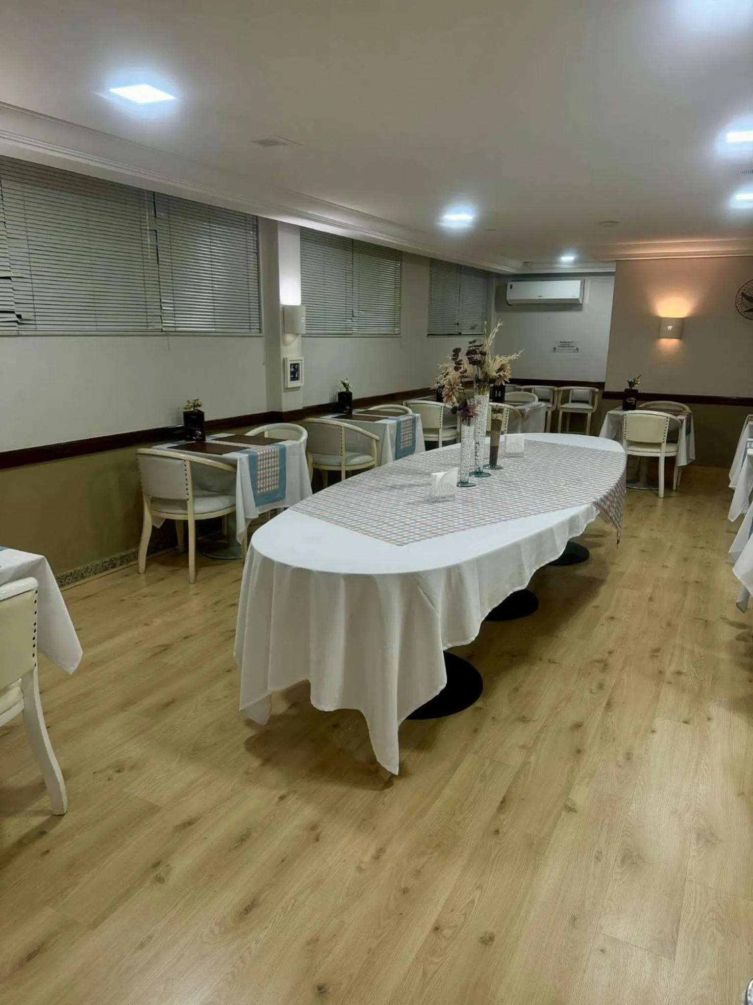 Dining area in Porty Brasil Hotel