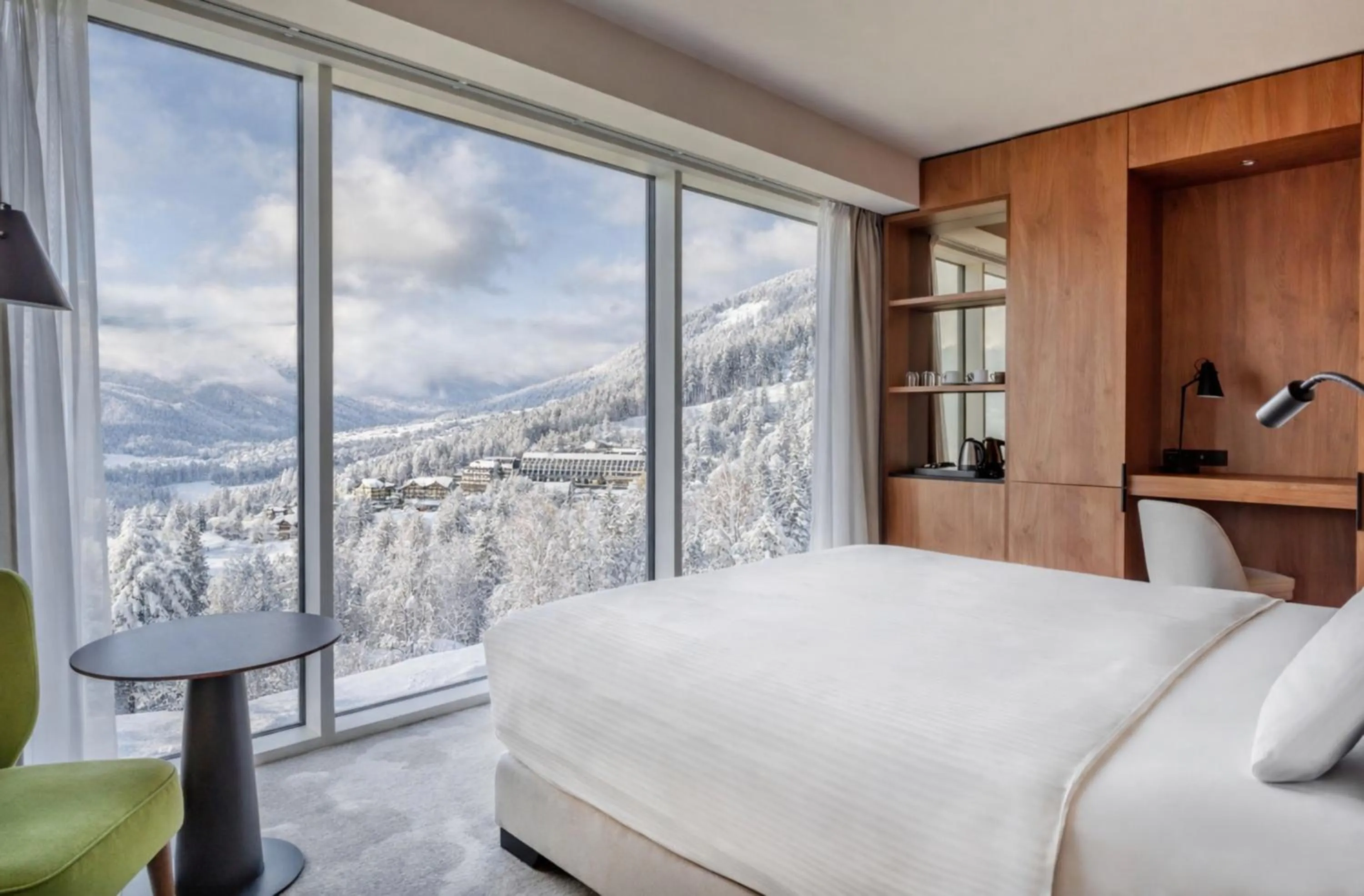 View (from property/room), Bed in Hotel Pieniny Grand Wellness & SPA - Destigo Hotels