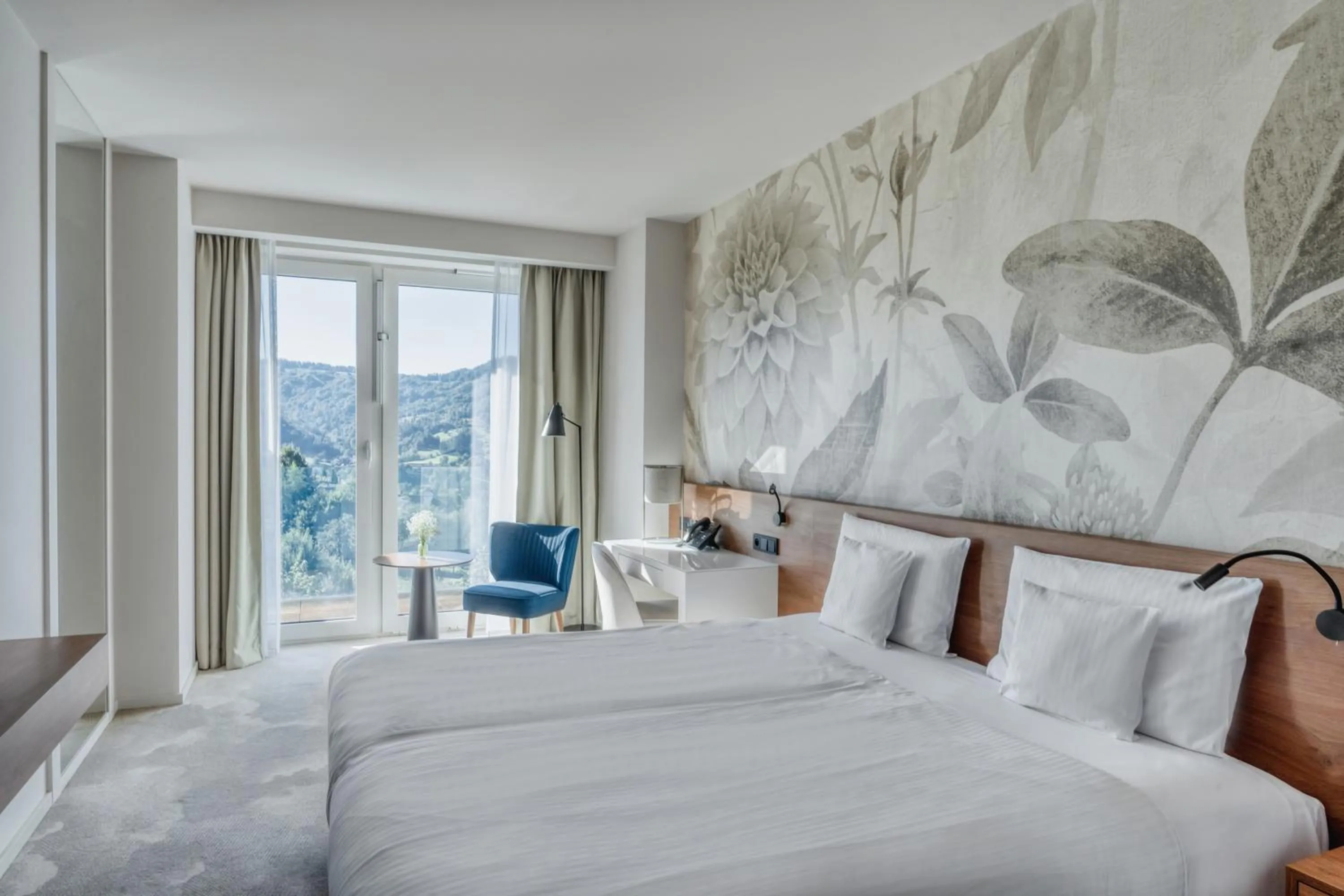 View (from property/room), Bed in Hotel Pieniny Grand Wellness & SPA - Destigo Hotels