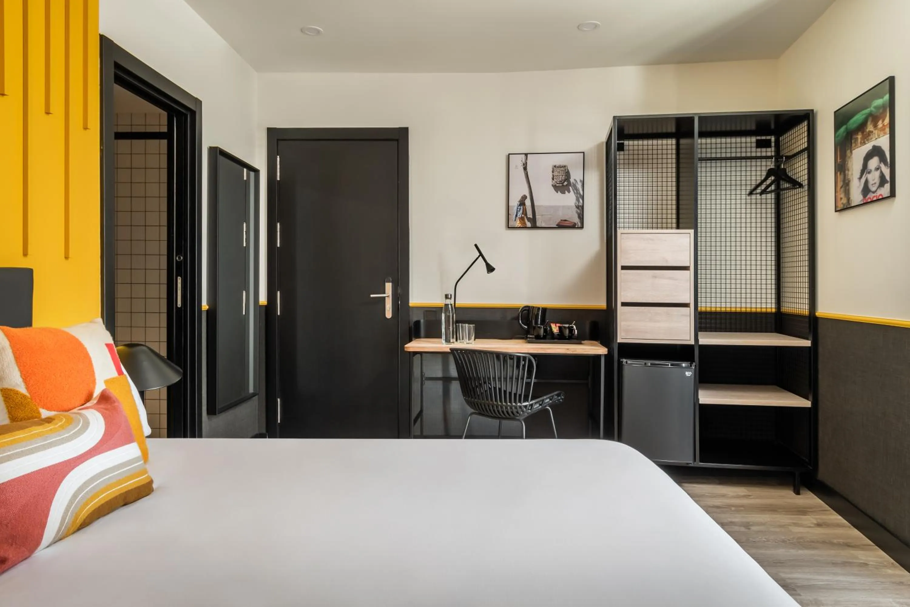 Bedroom, Bed in BYPILLOW Crosstown