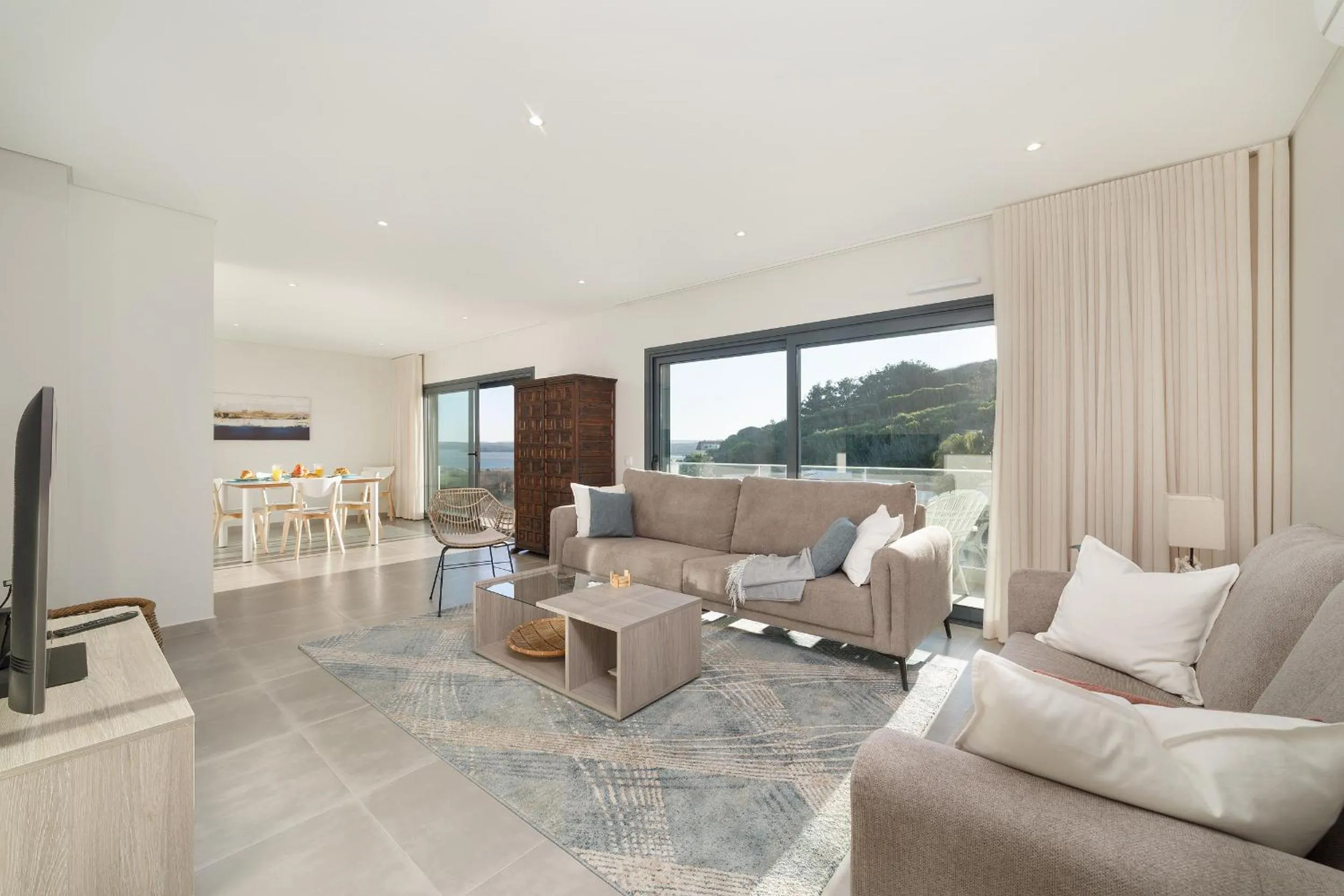 Communal lounge/ TV room in Lagoa Views - Holiday Apartment