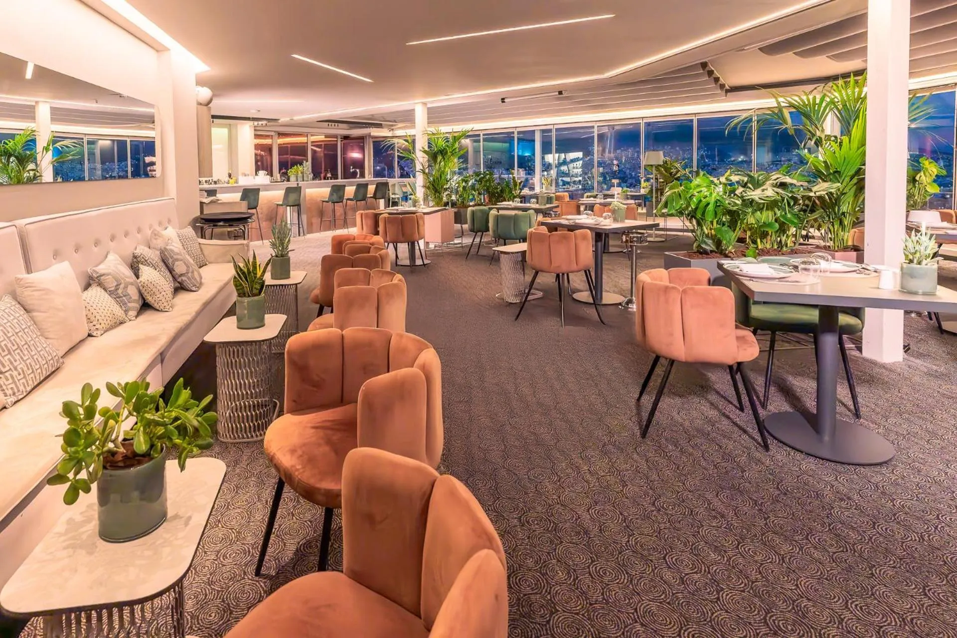 Restaurant/places to eat in St George Lycabettus Lifestyle Hotel