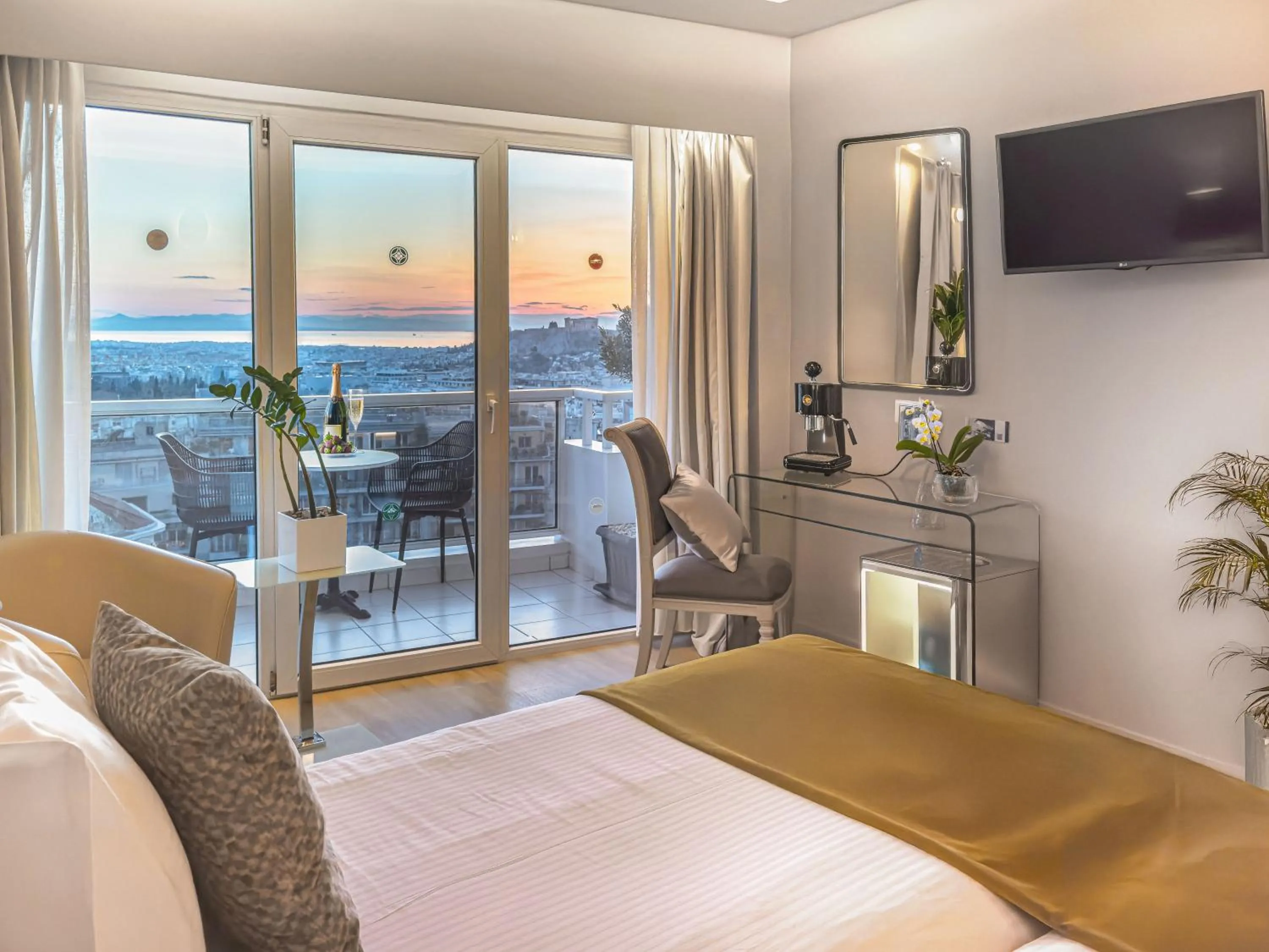 Bedroom, Bed in St George Lycabettus Lifestyle Hotel