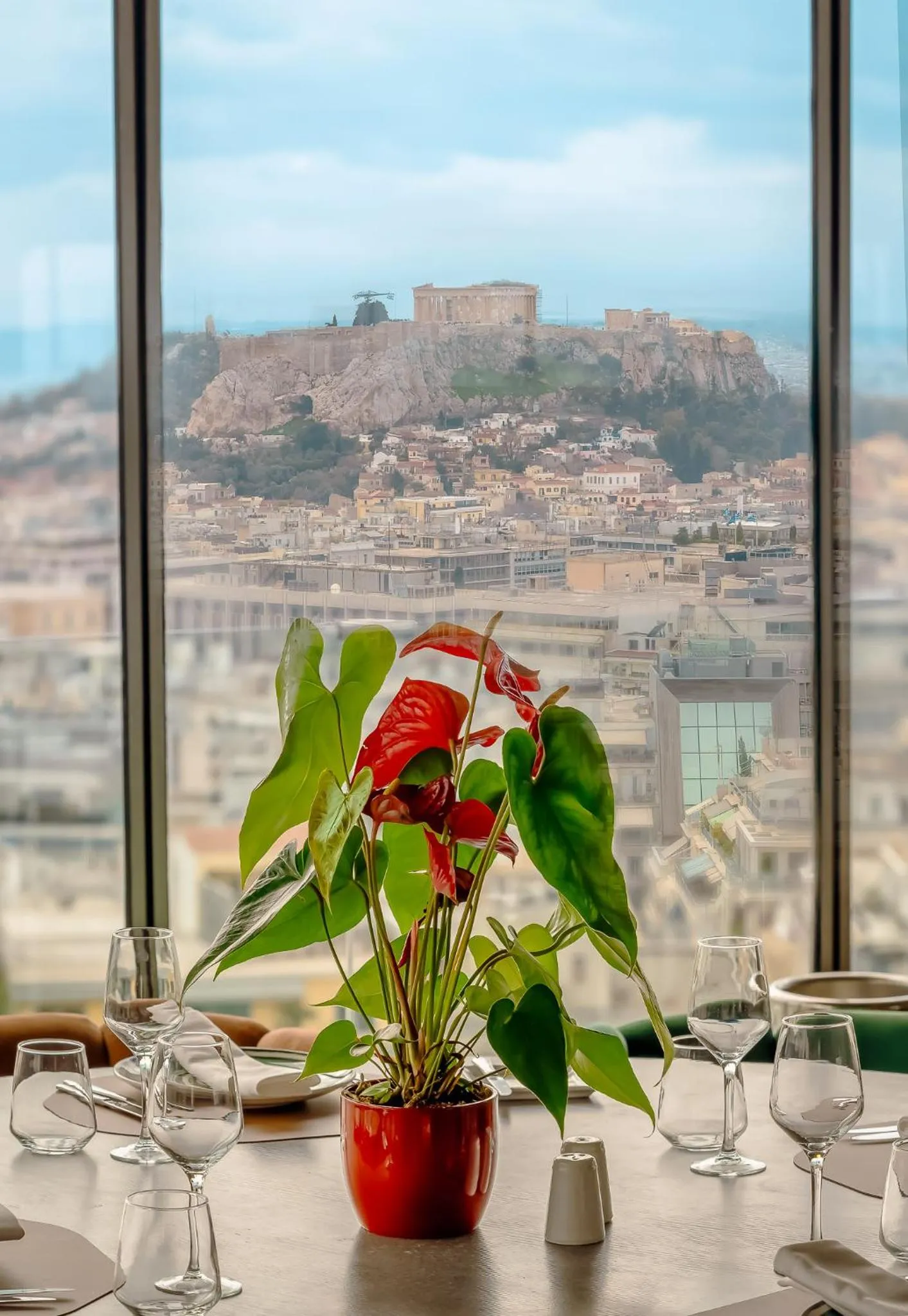 Dining area in St George Lycabettus Lifestyle Hotel