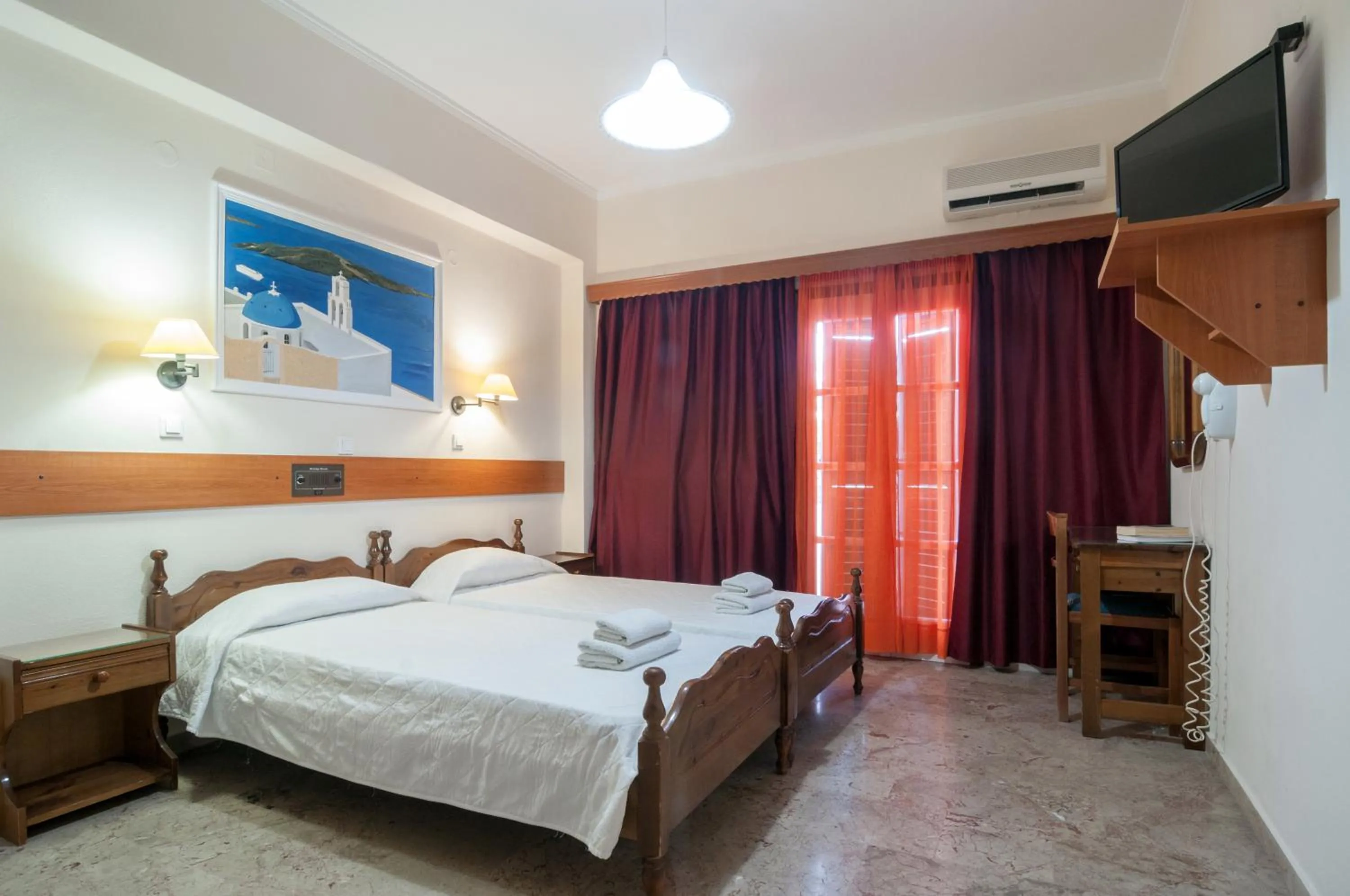 Bed in Holiday Beach Resort Santorini