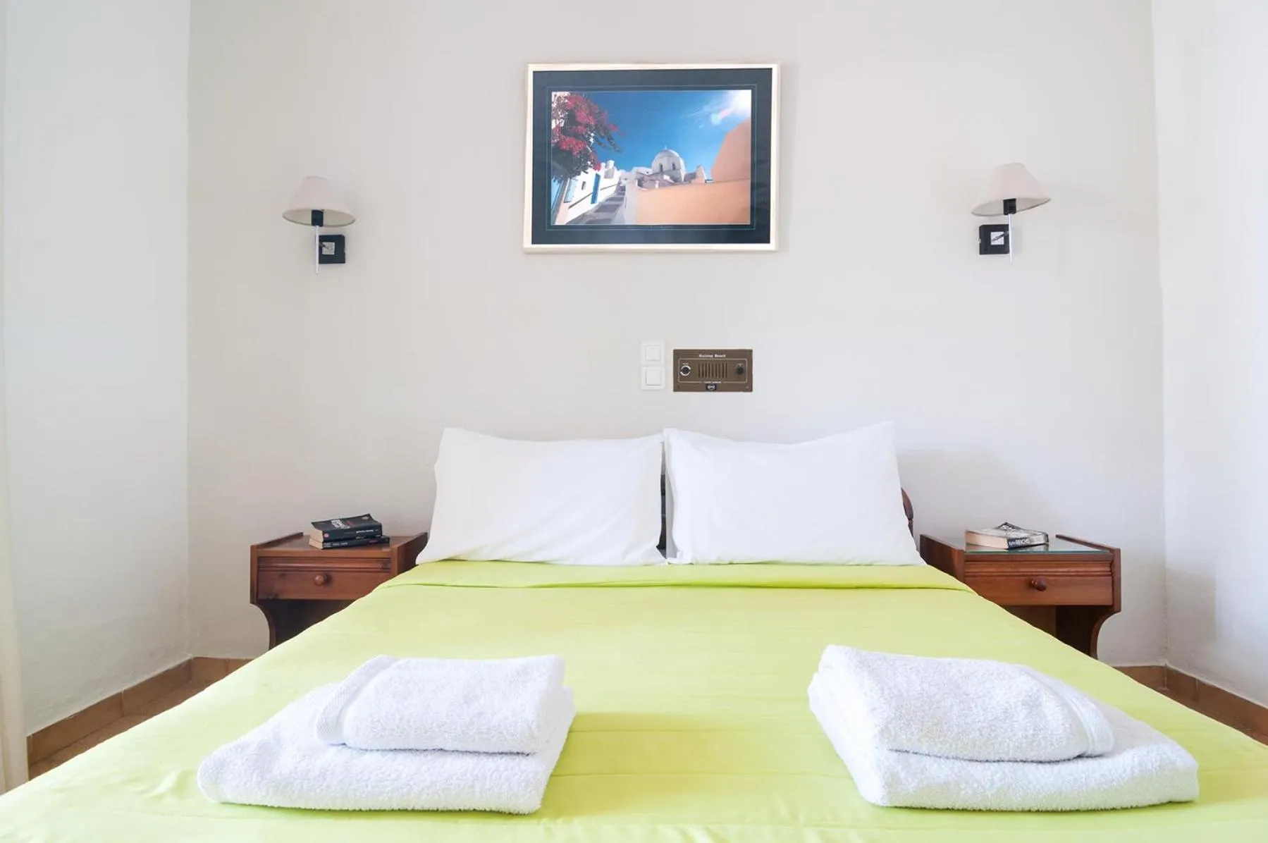 Bed in Holiday Beach Resort Santorini