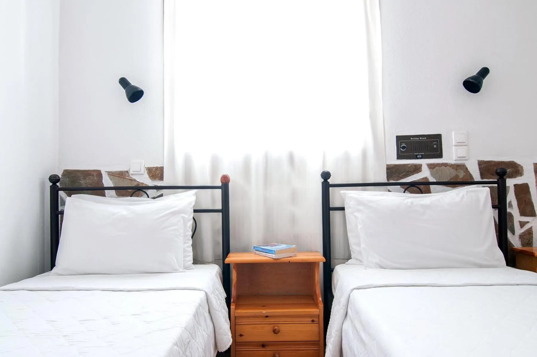 Bed in Holiday Beach Resort Santorini