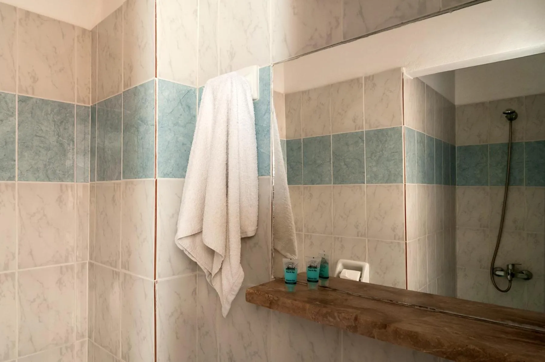 Bathroom in Holiday Beach Resort Santorini