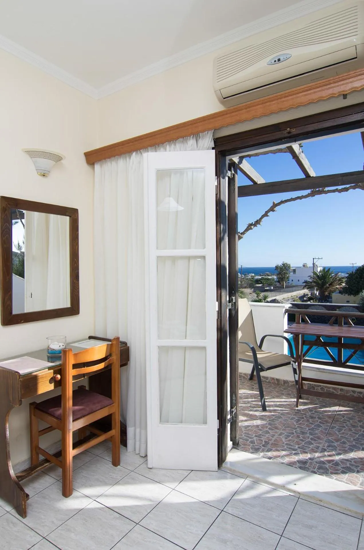 Balcony/Terrace in Holiday Beach Resort Santorini