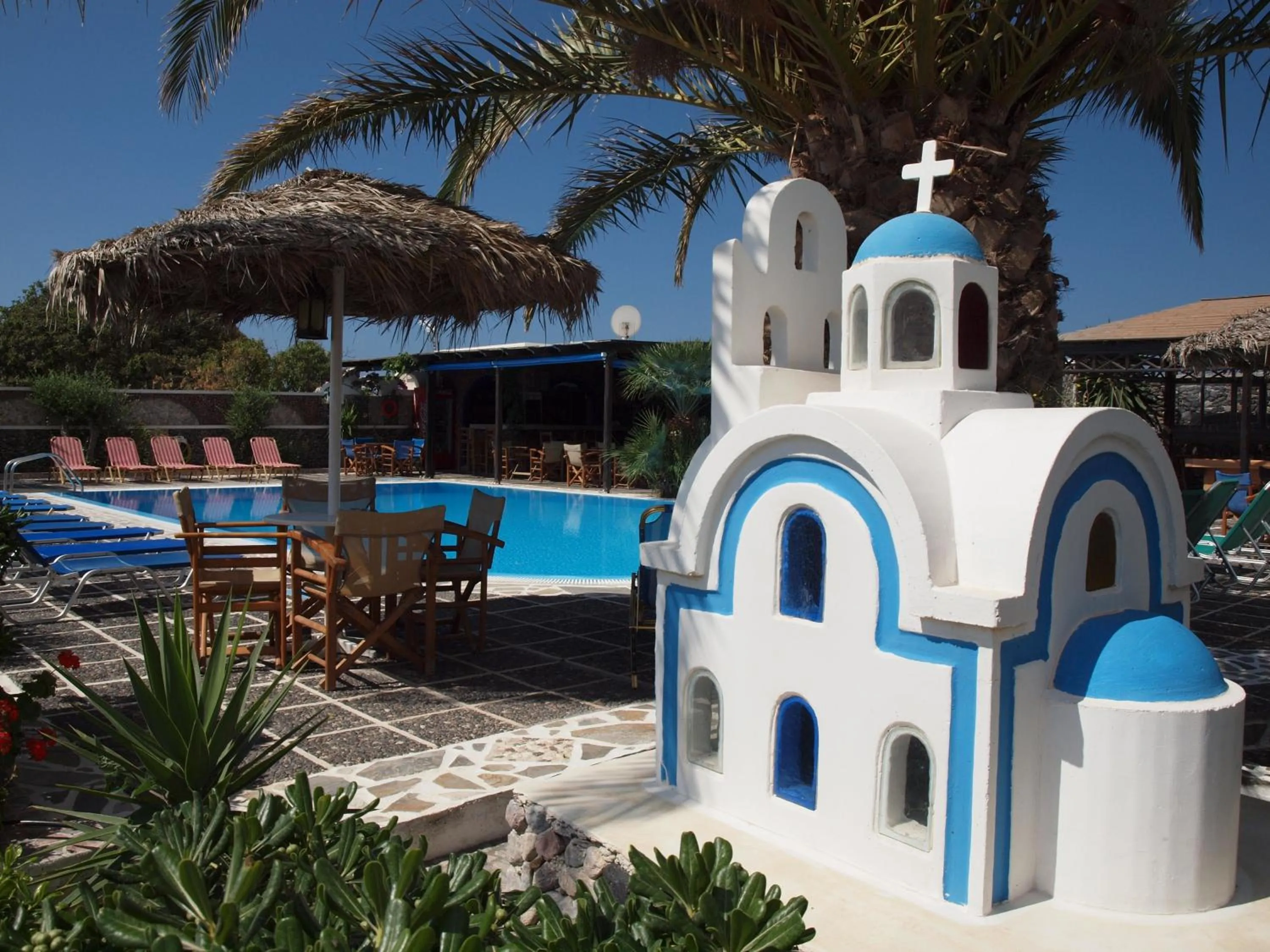 Swimming pool in Holiday Beach Resort Santorini