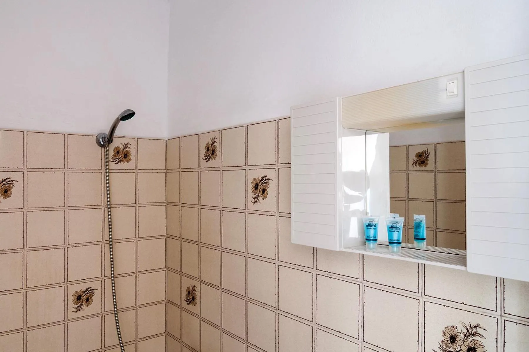 Shower in Holiday Beach Resort Santorini