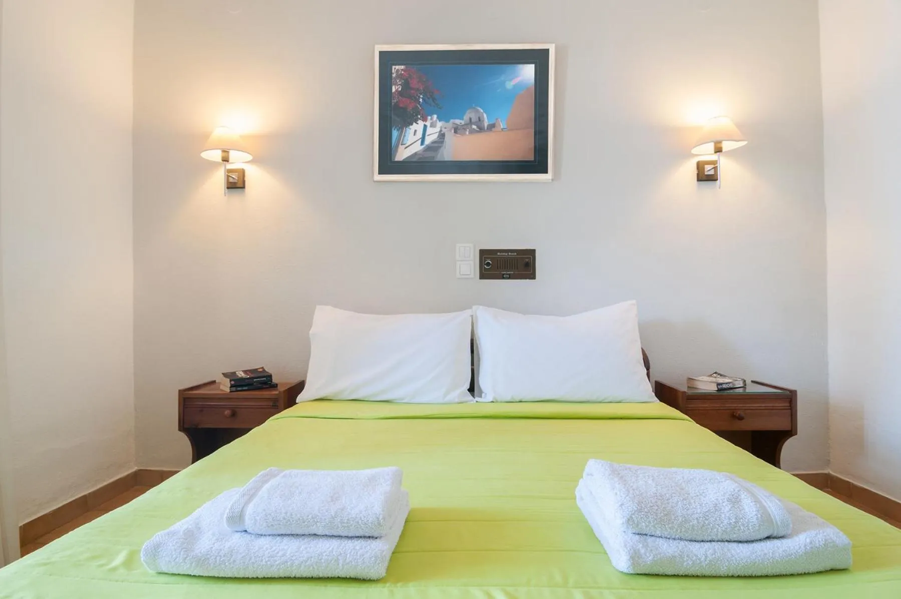 Bed in Holiday Beach Resort Santorini