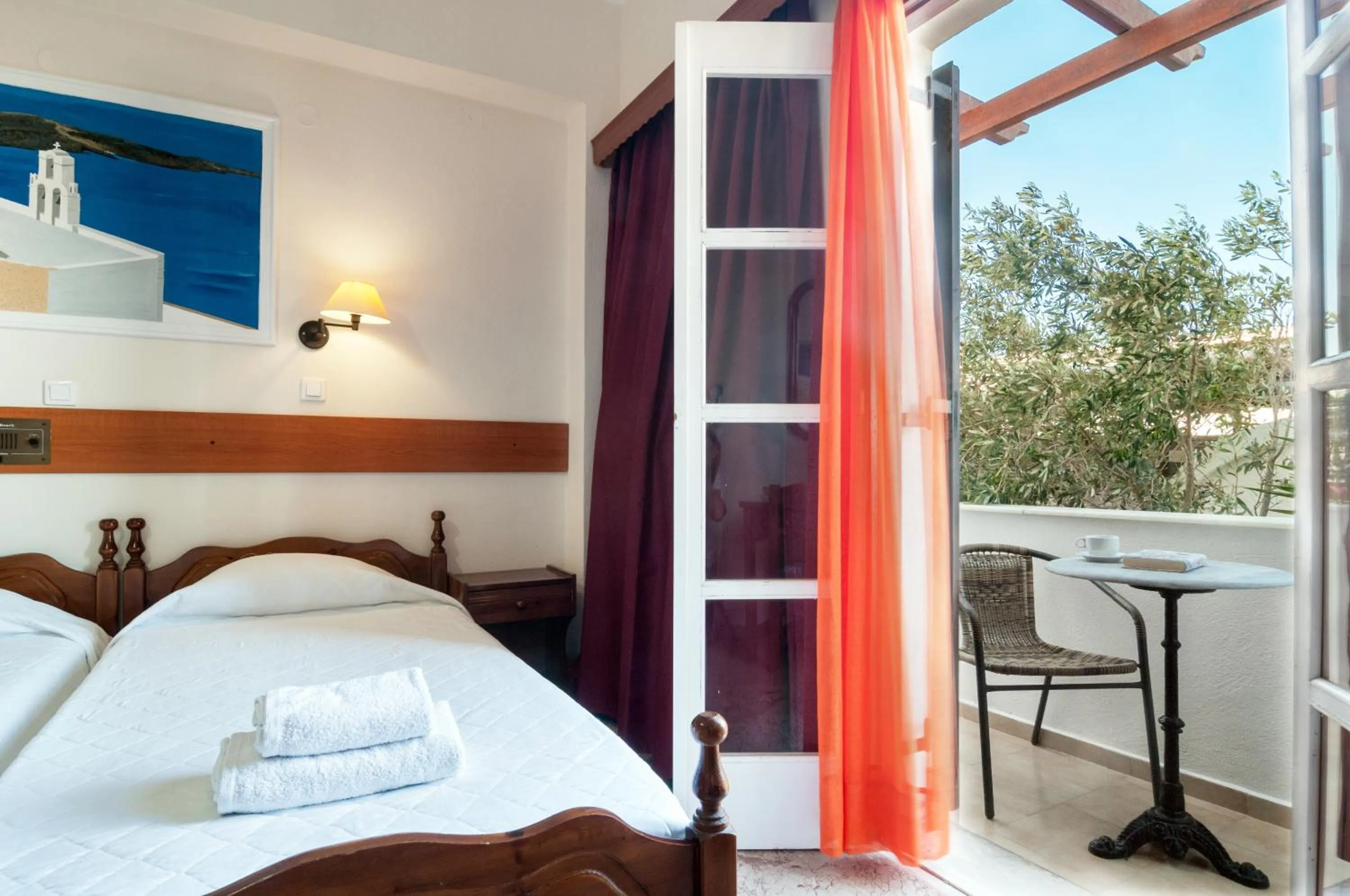 Bed in Holiday Beach Resort Santorini