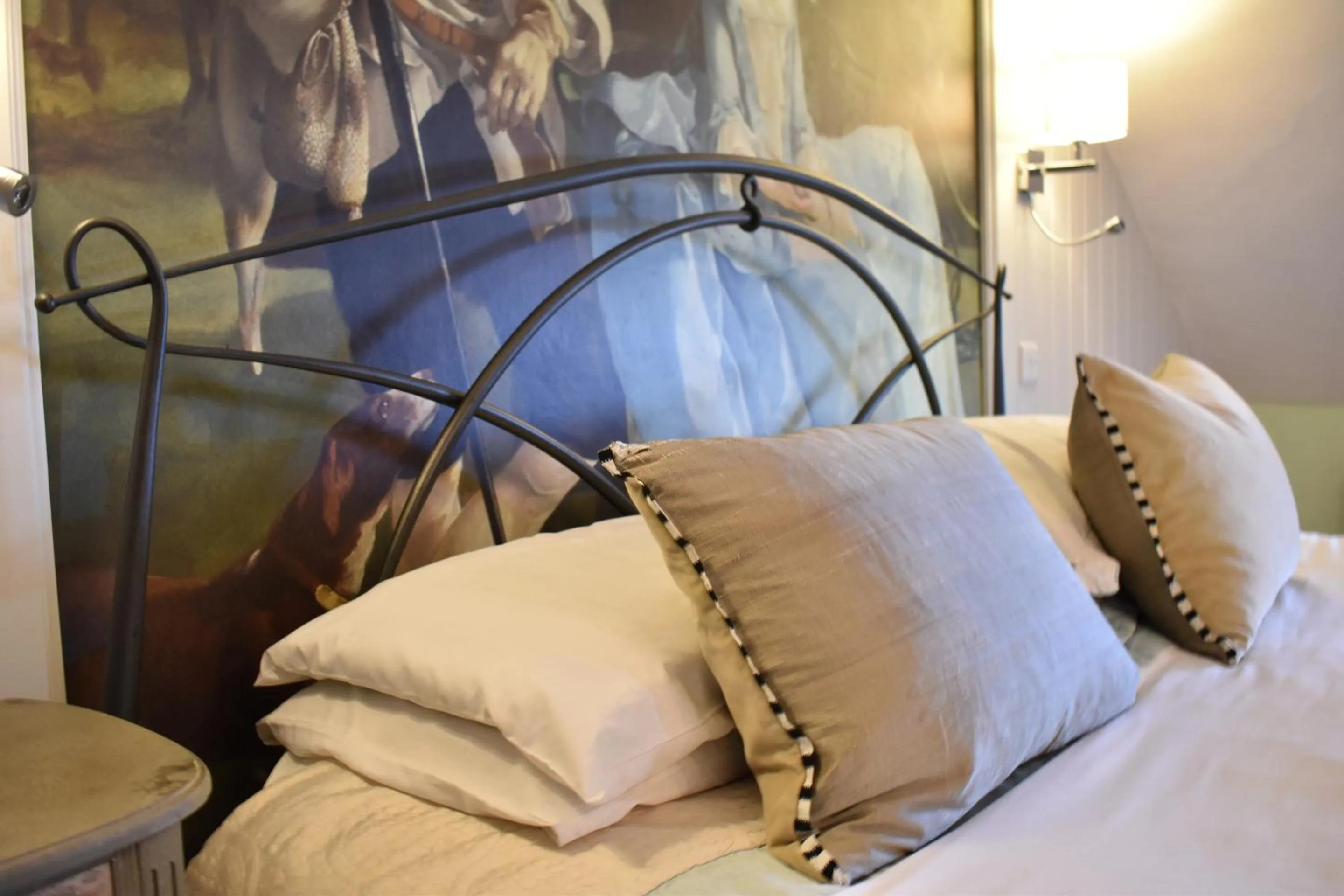 Bedroom, Bed in Davenford Cotswold Gardens