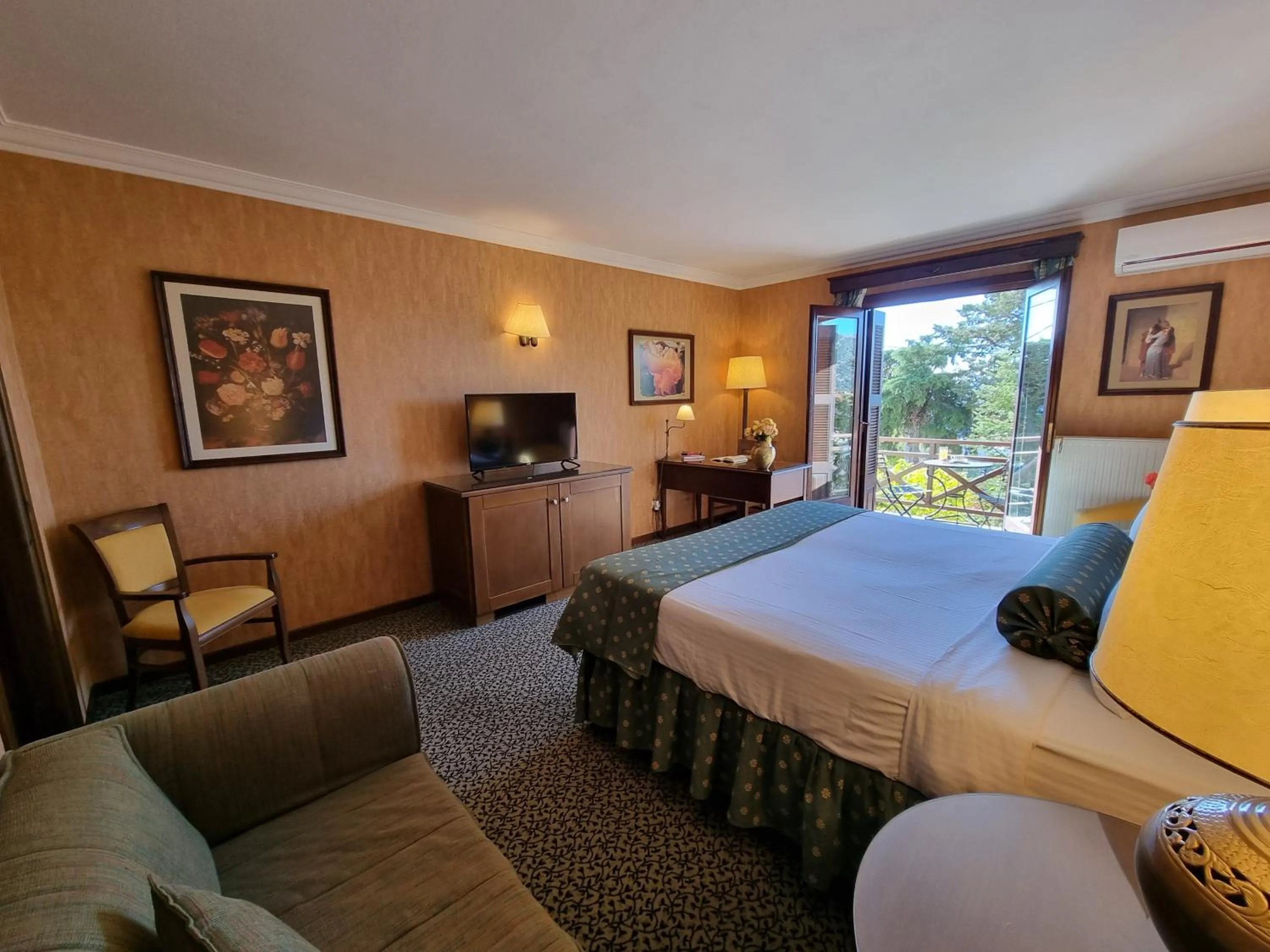 Bed in Likoria Hotel