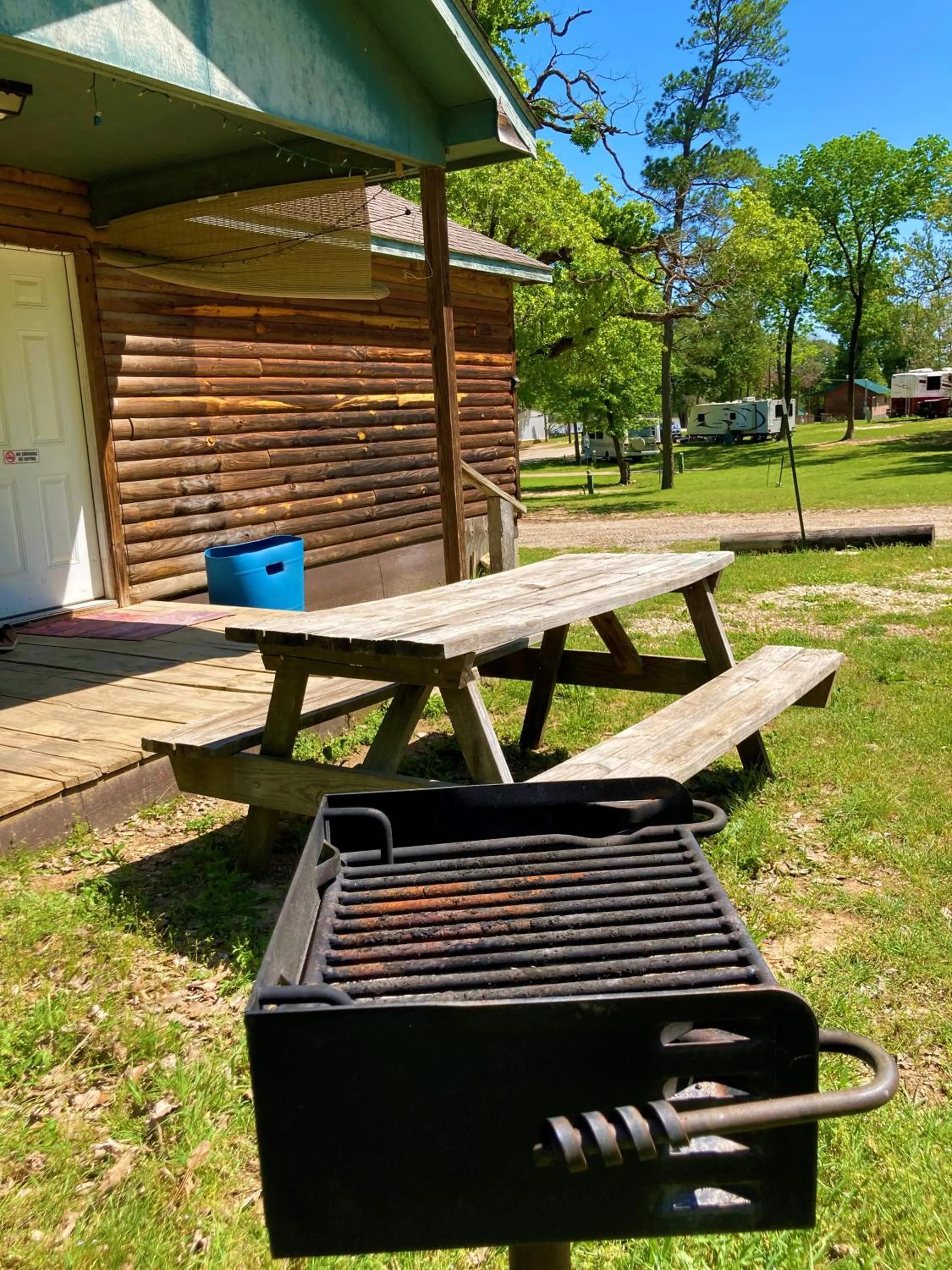 BBQ facilities in Outback Campground and Marina