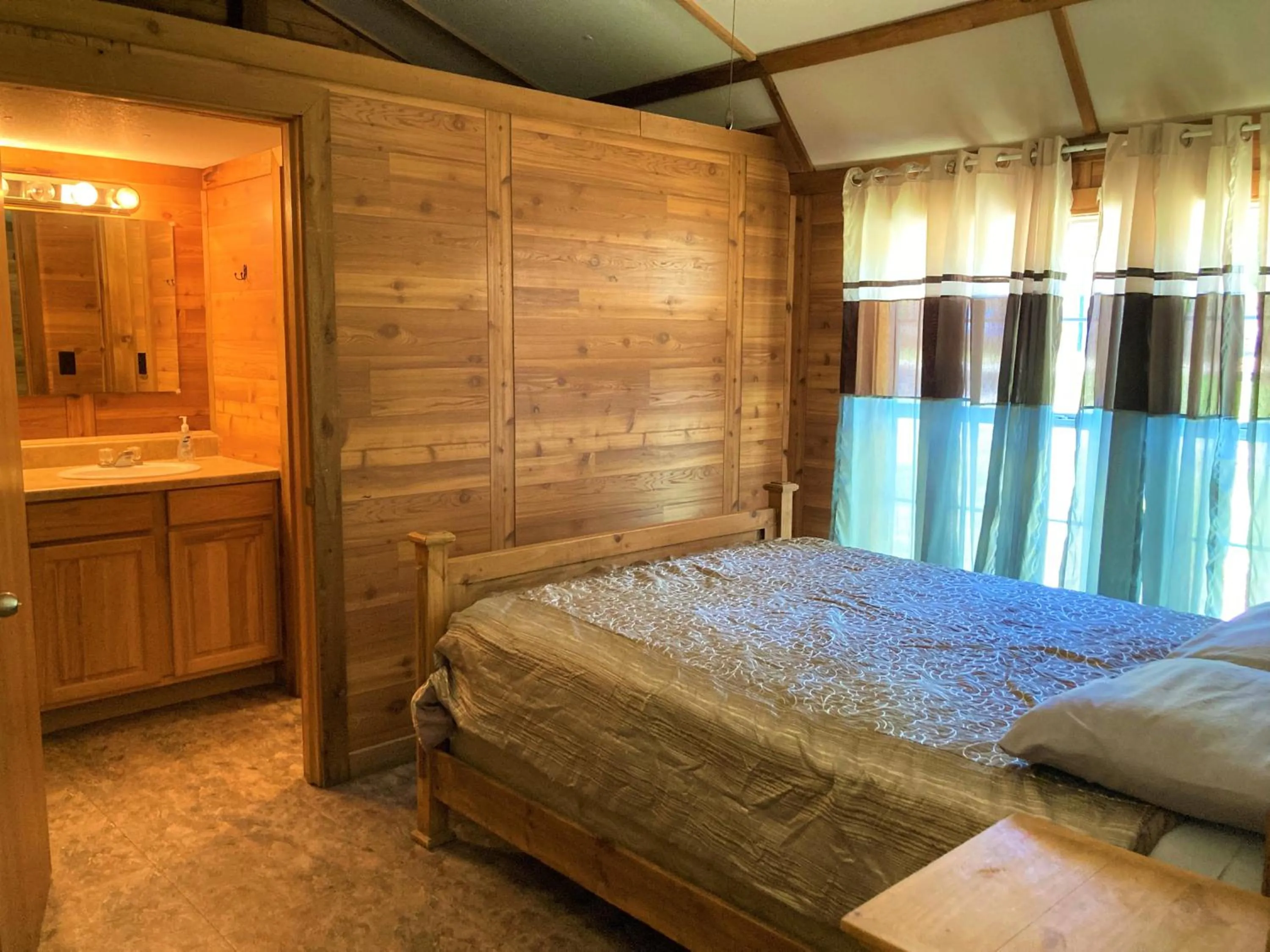 Bedroom, Bed in Outback Campground and Marina