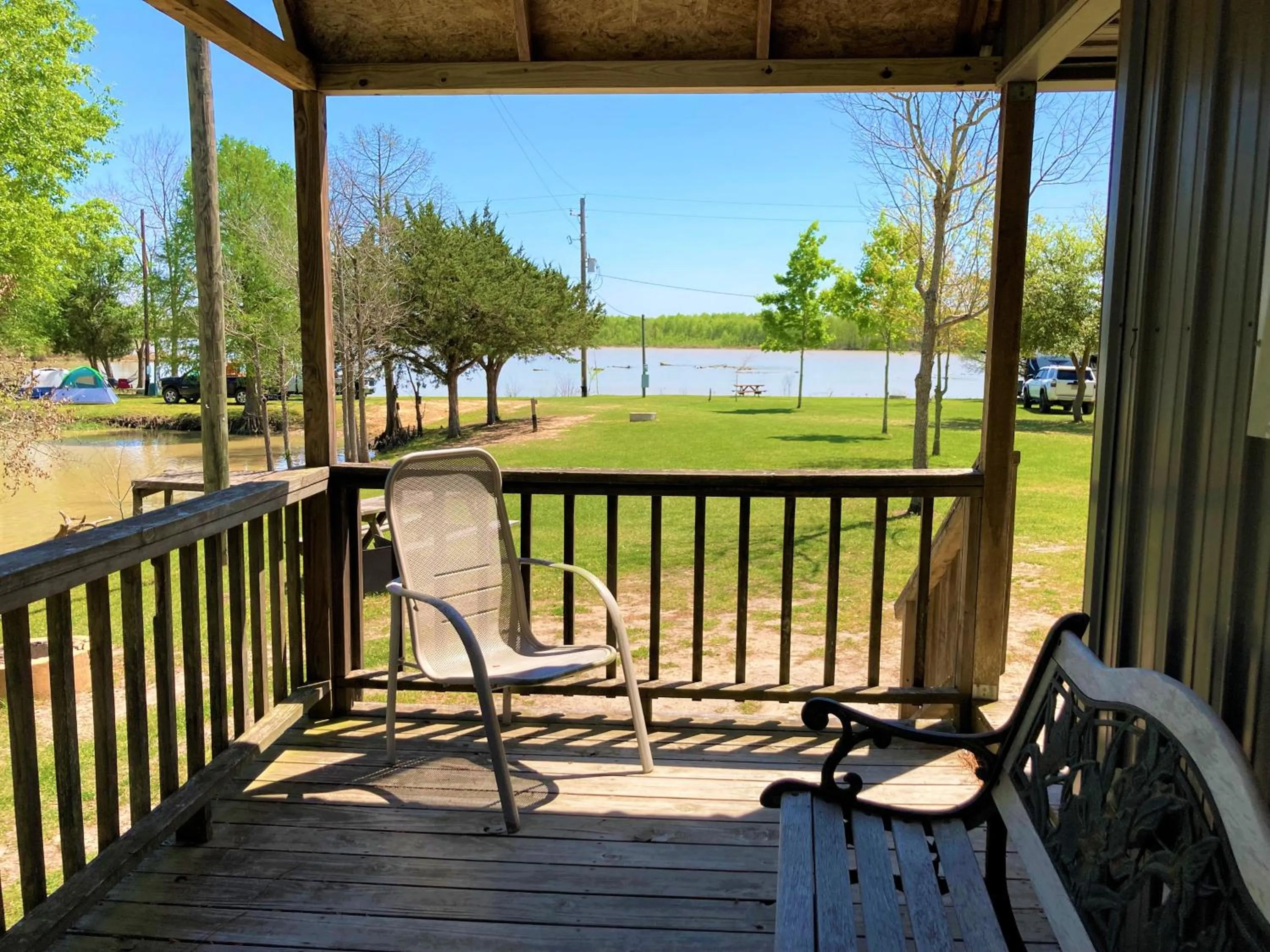 Lake view in Outback Campground and Marina