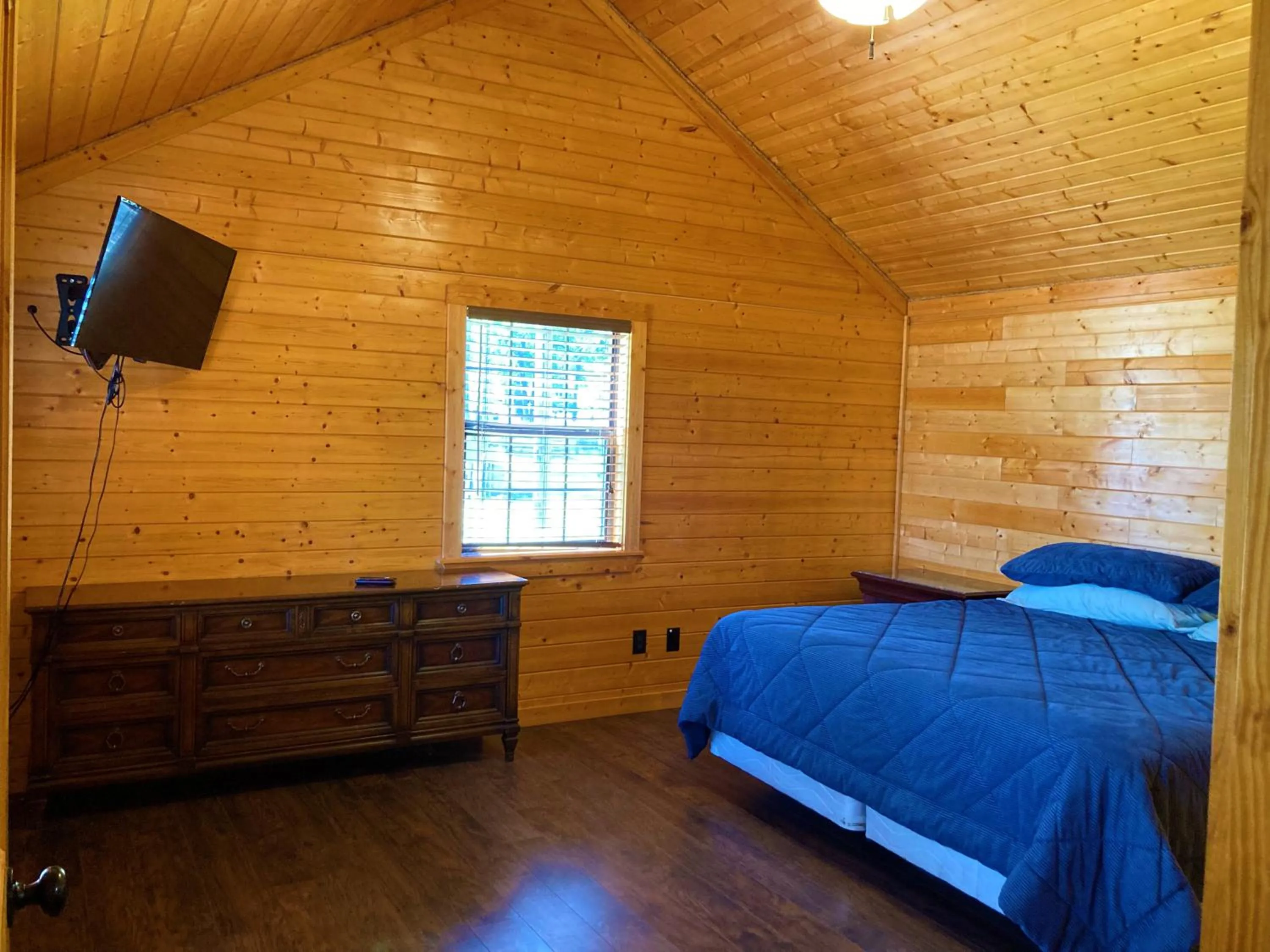 Bedroom, Bed in Outback Campground and Marina
