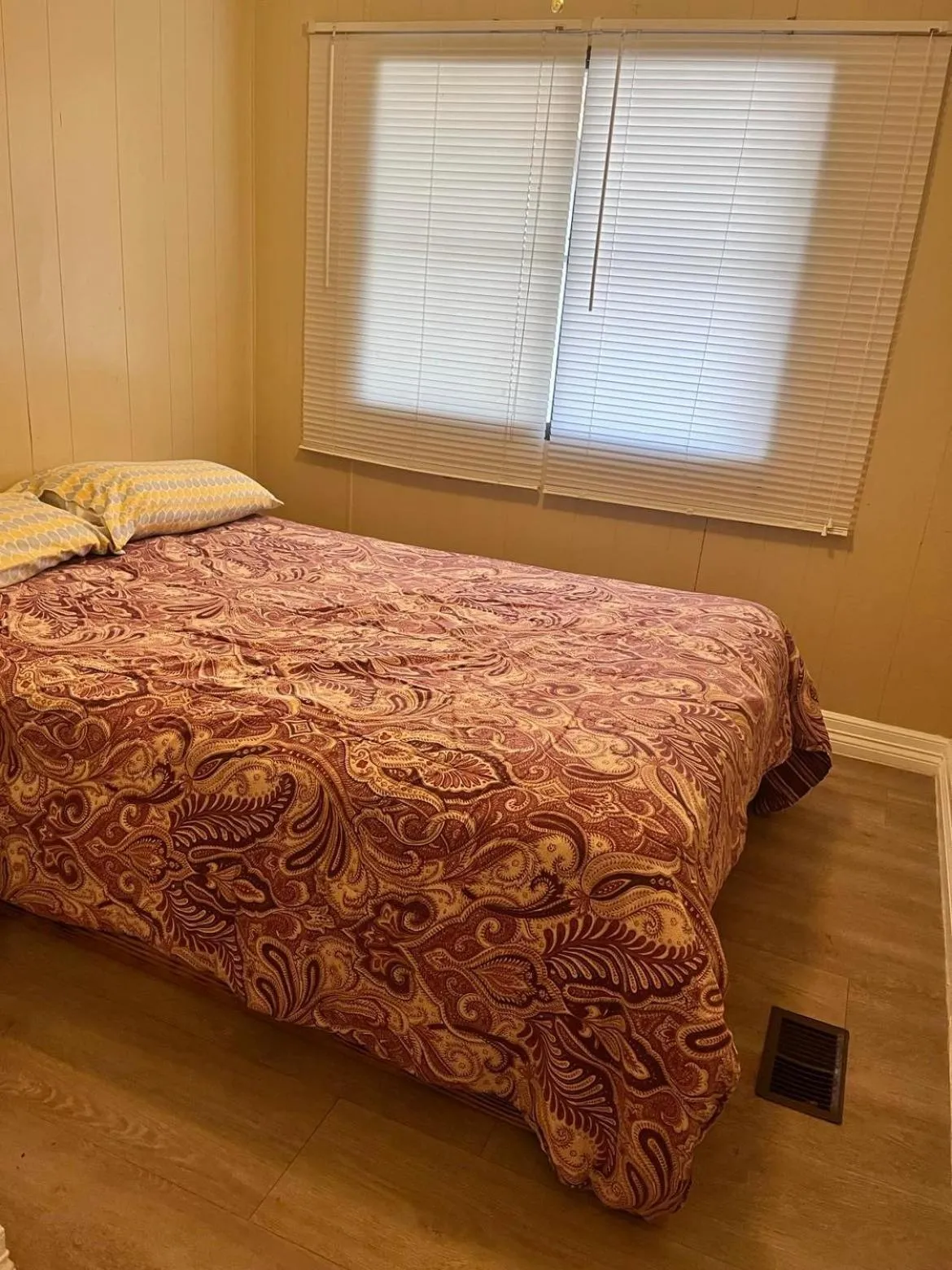 Bed in Outback Campground and Marina