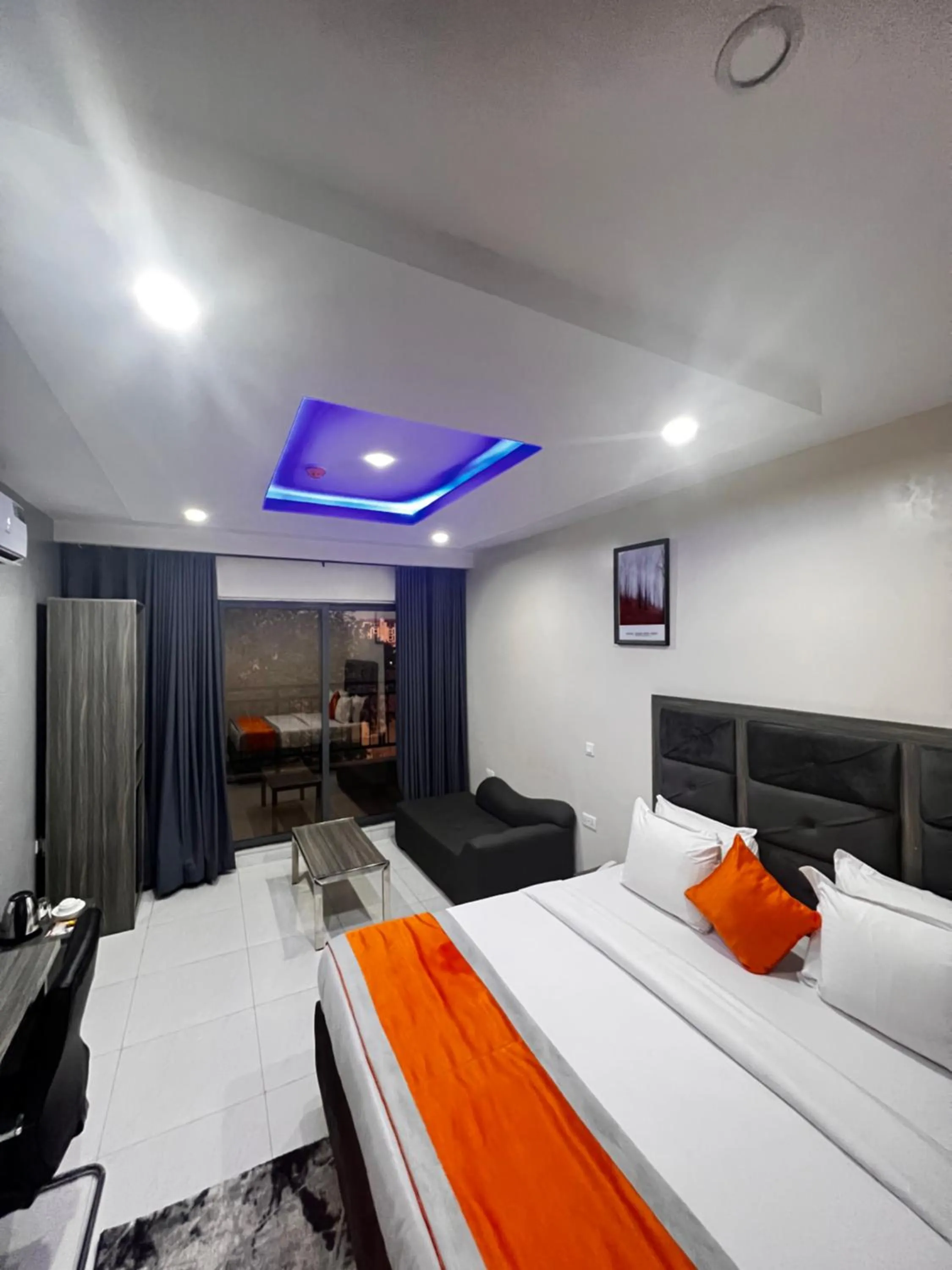 Bed in De Rigg Place Embassy