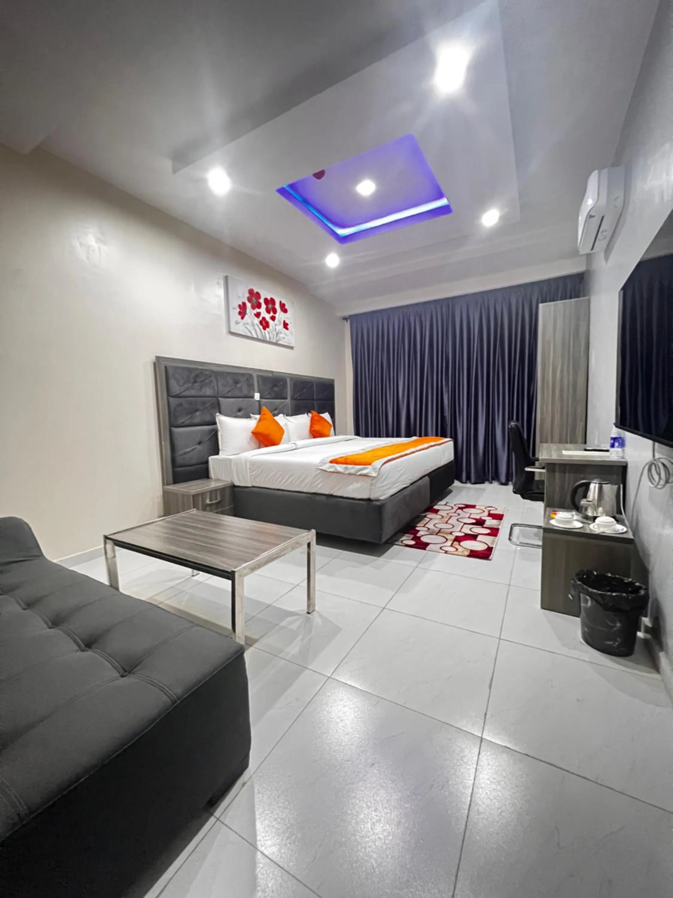 Bed in De Rigg Place Embassy