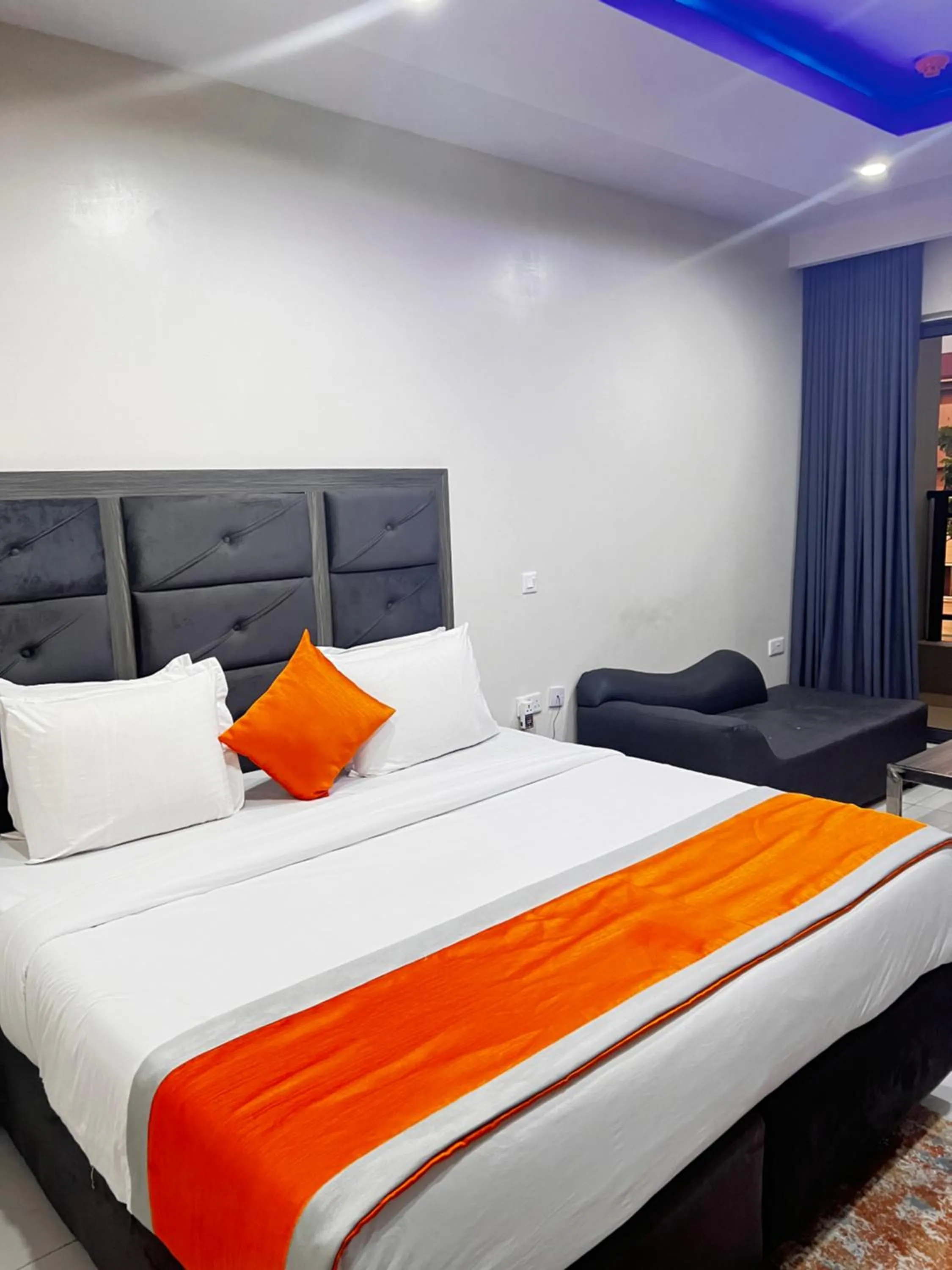 Bed in De Rigg Place Embassy